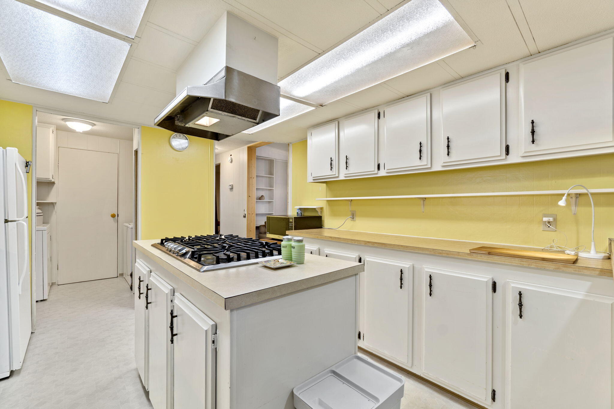 5490 Hilltop Lane, 87