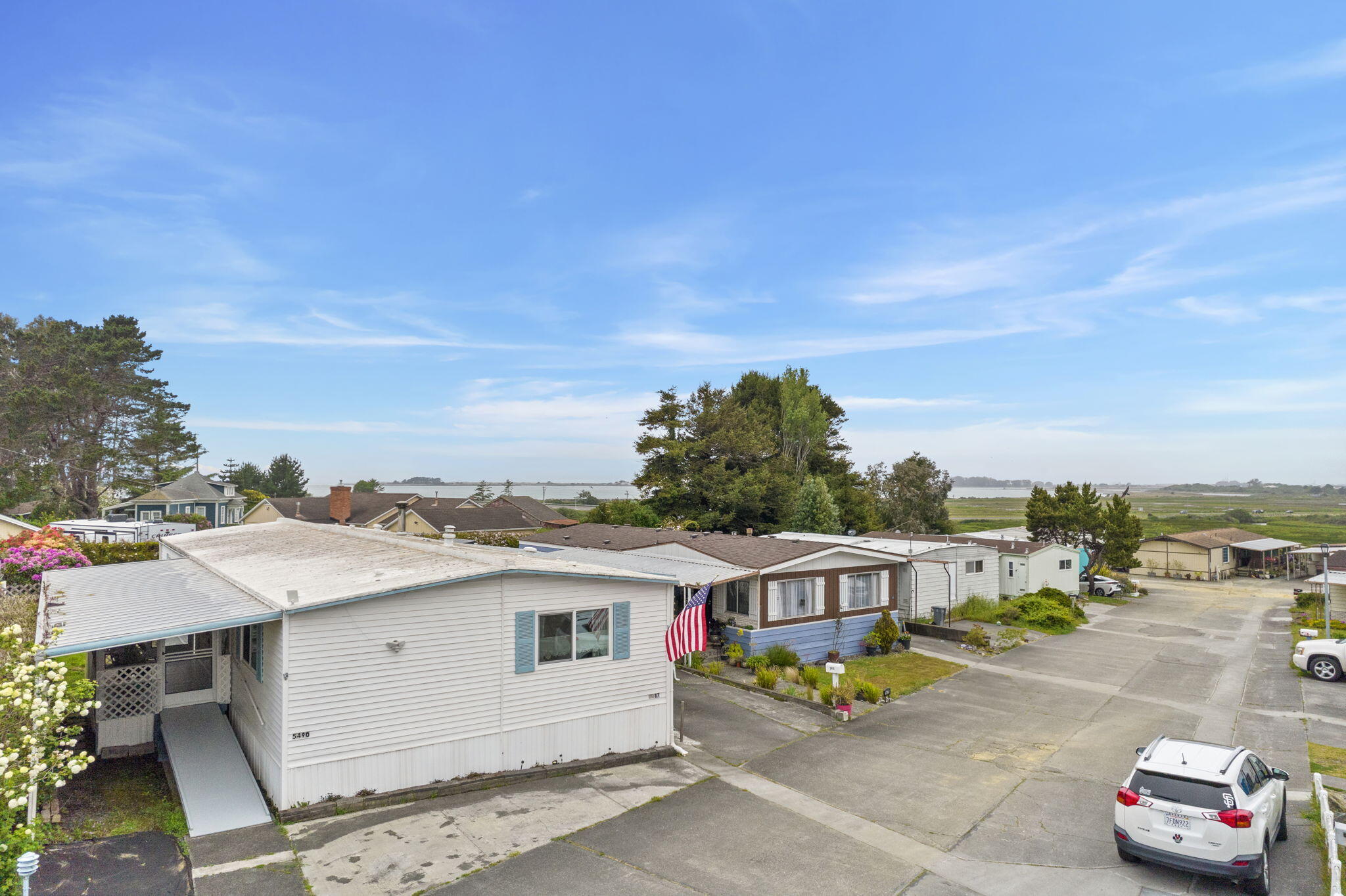 5490 Hilltop Lane, 87