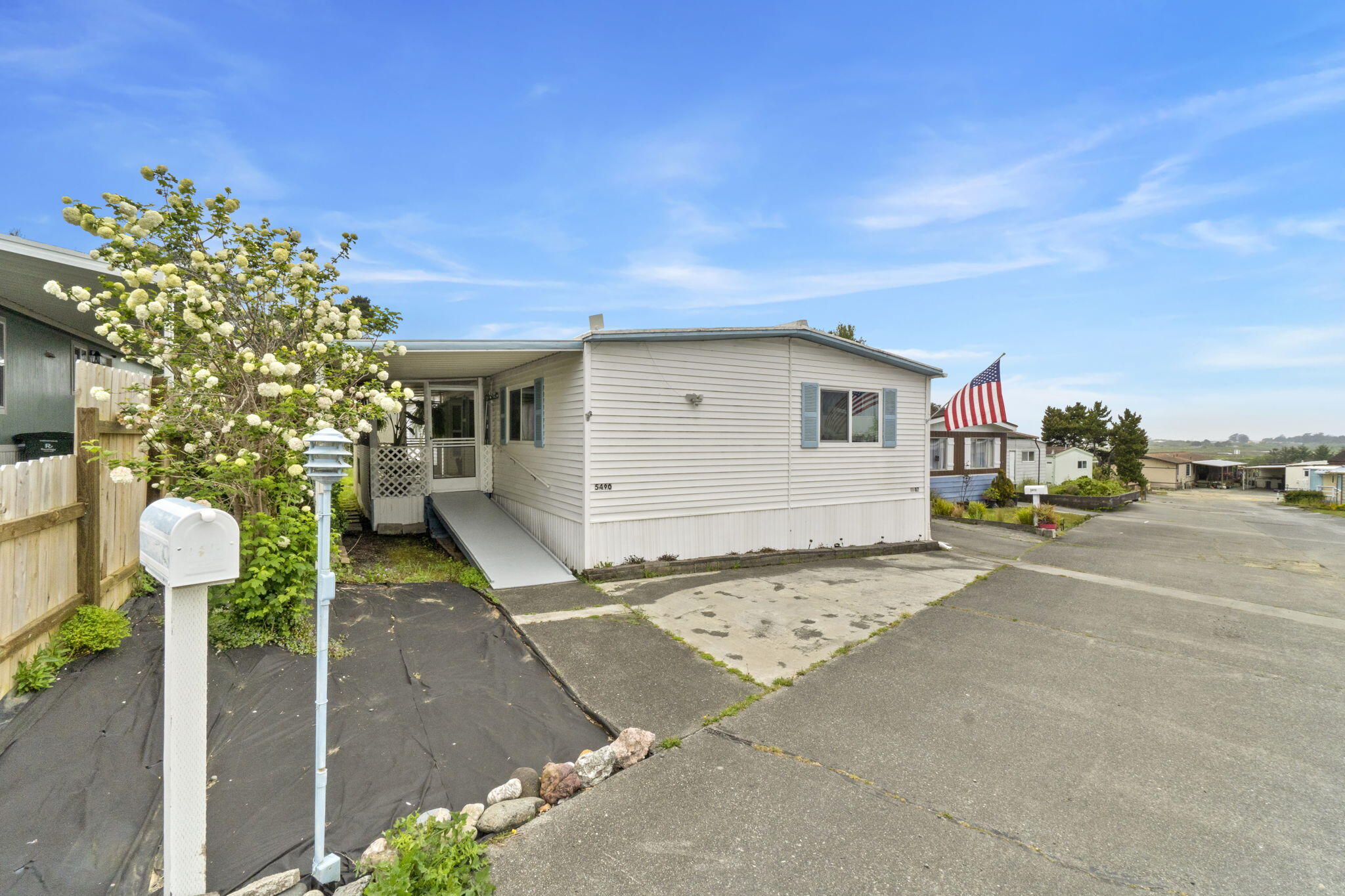 5490 Hilltop Lane, 87