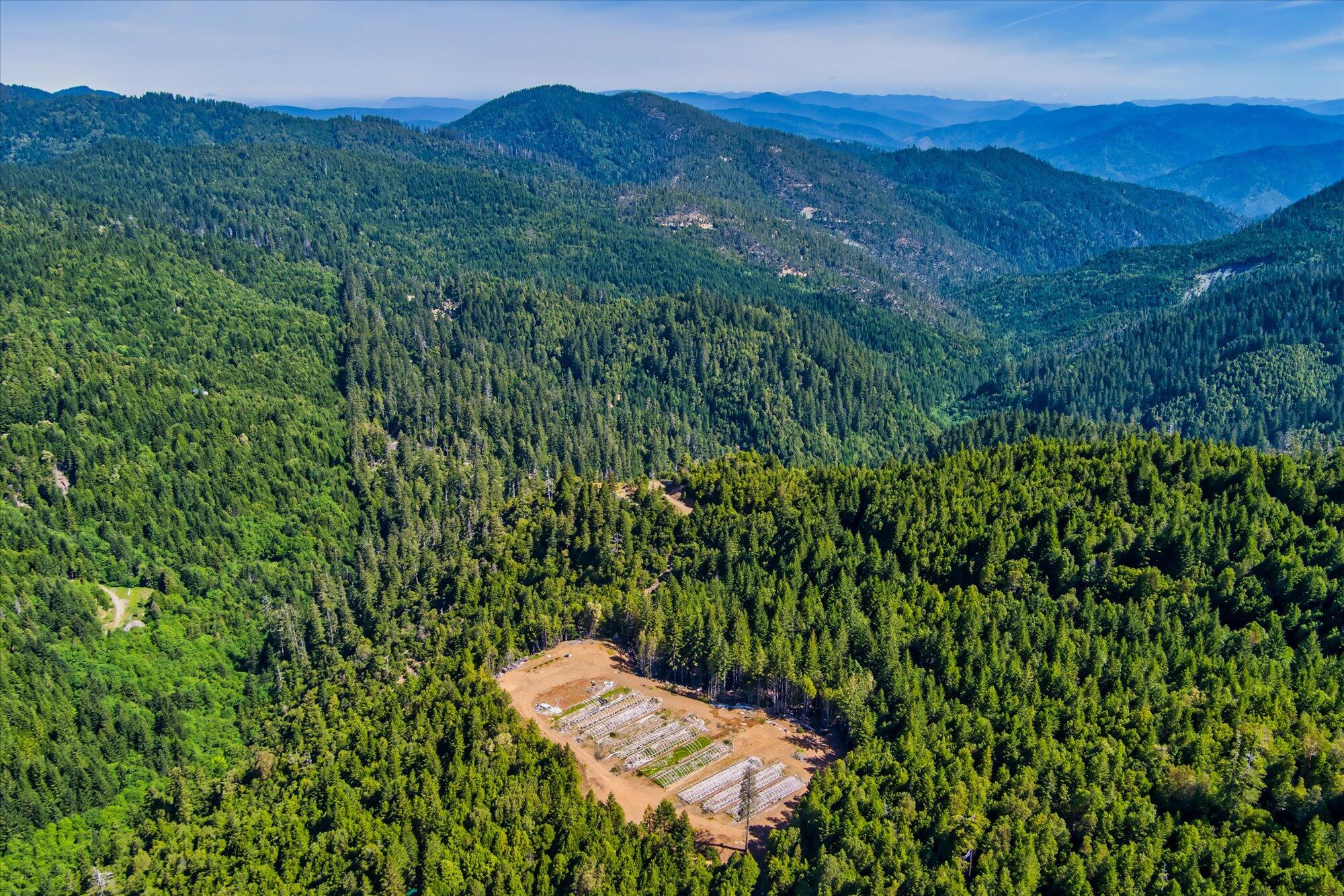 250+/-Acre Old Three Creeks Road
