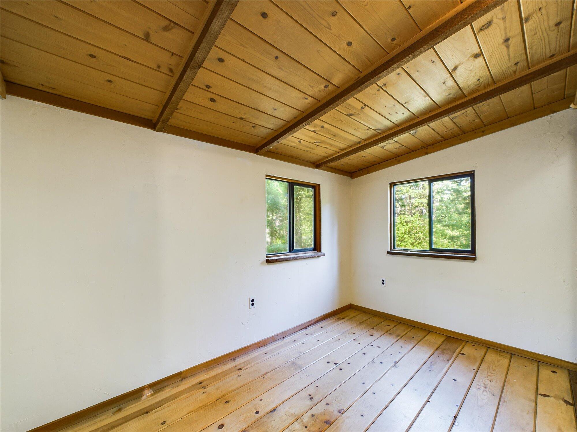 3525 Thomas Road