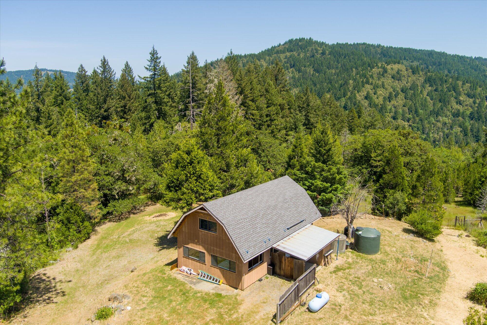 3525 Thomas Road