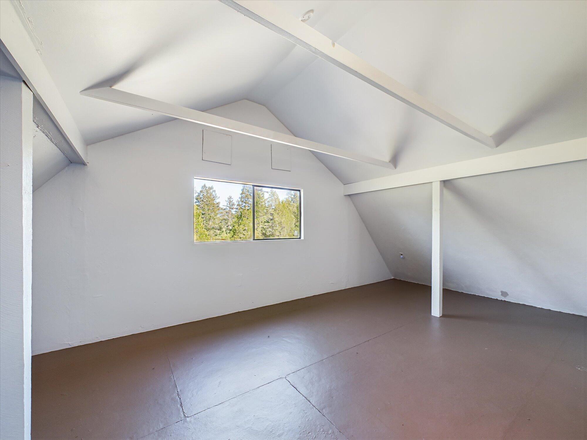 3525 Thomas Road