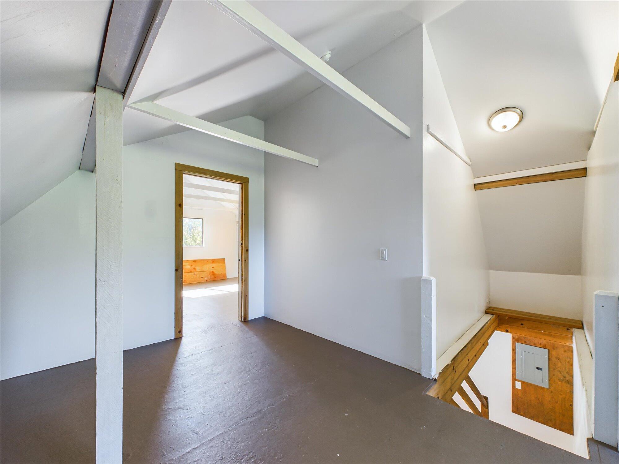 3525 Thomas Road