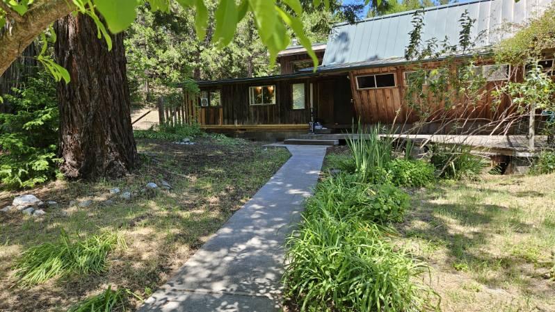 3525 Thomas Road