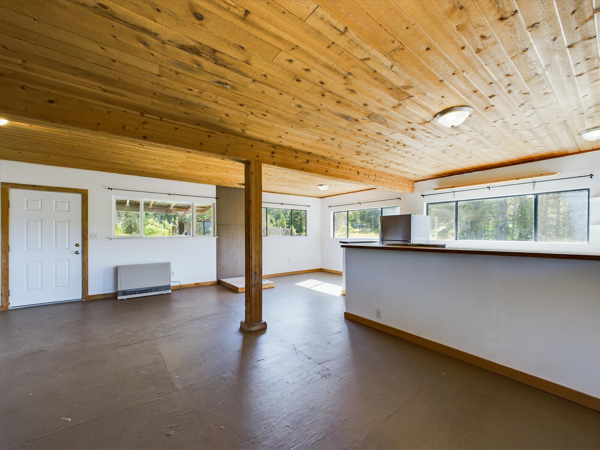 3525 Thomas Road