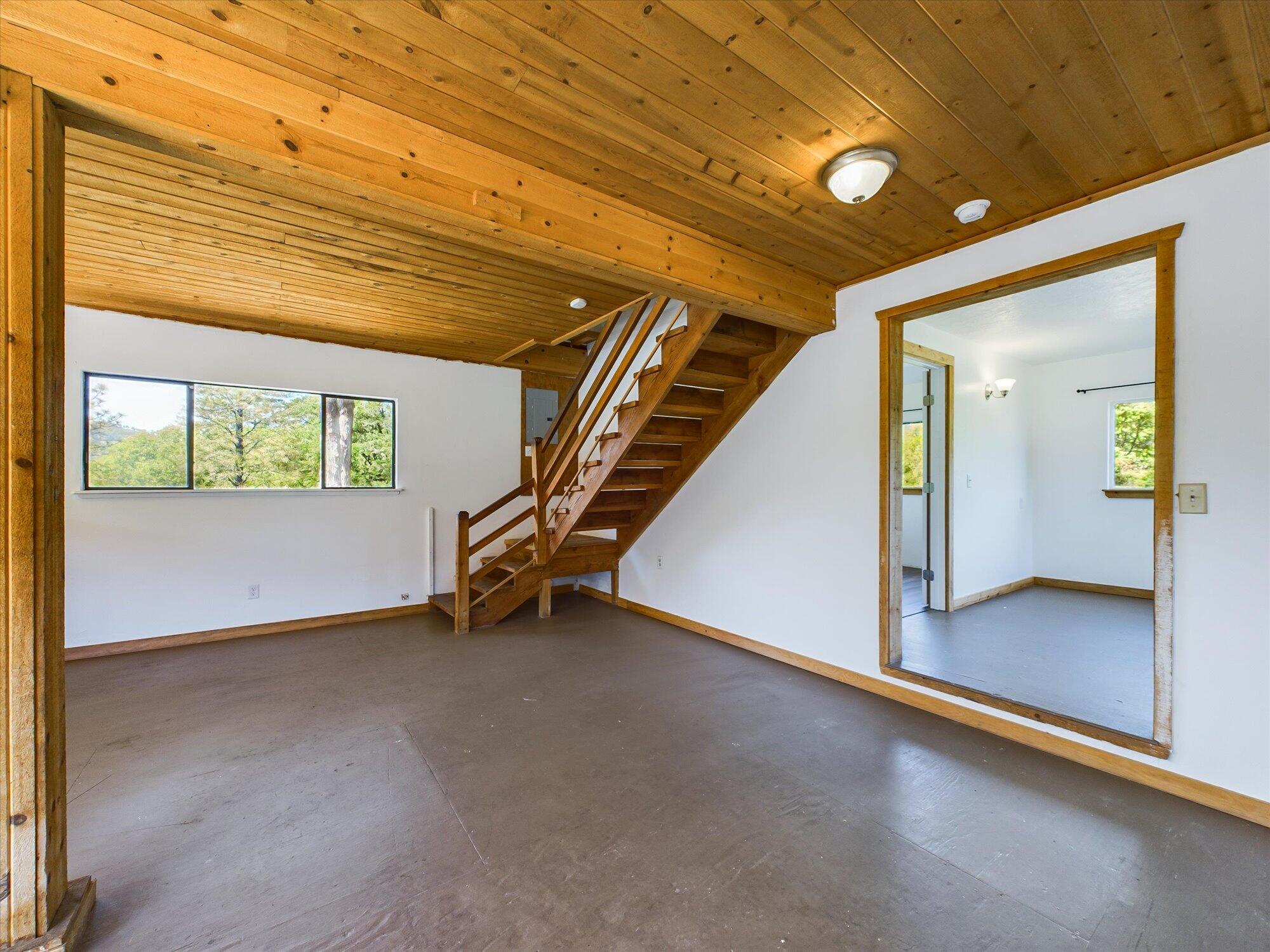 3525 Thomas Road