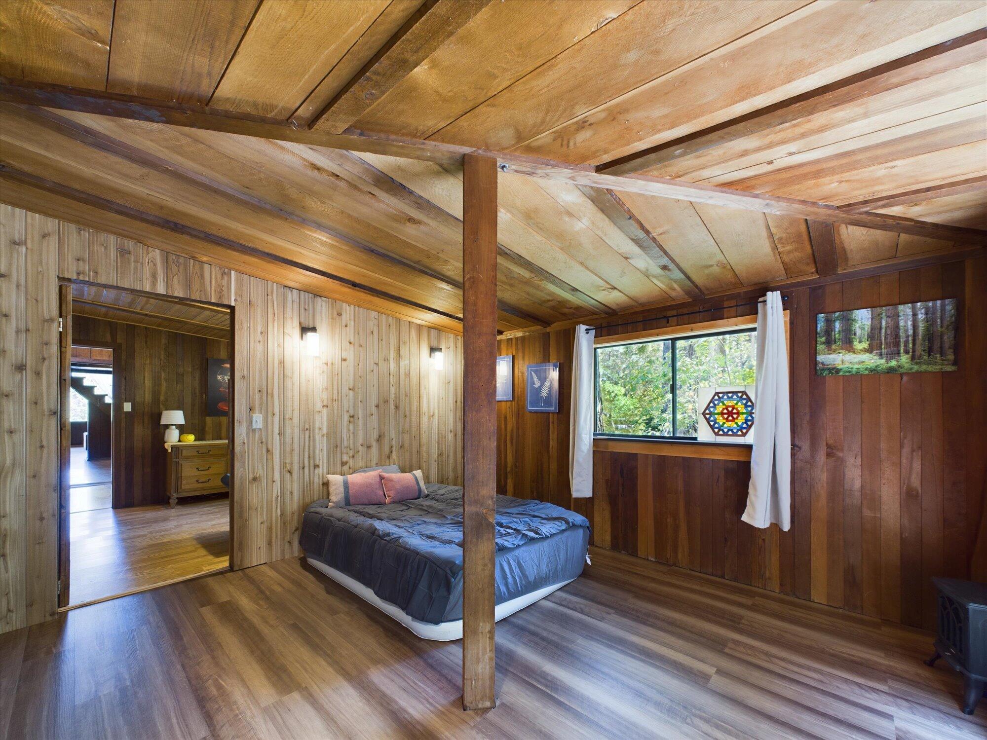3525 Thomas Road