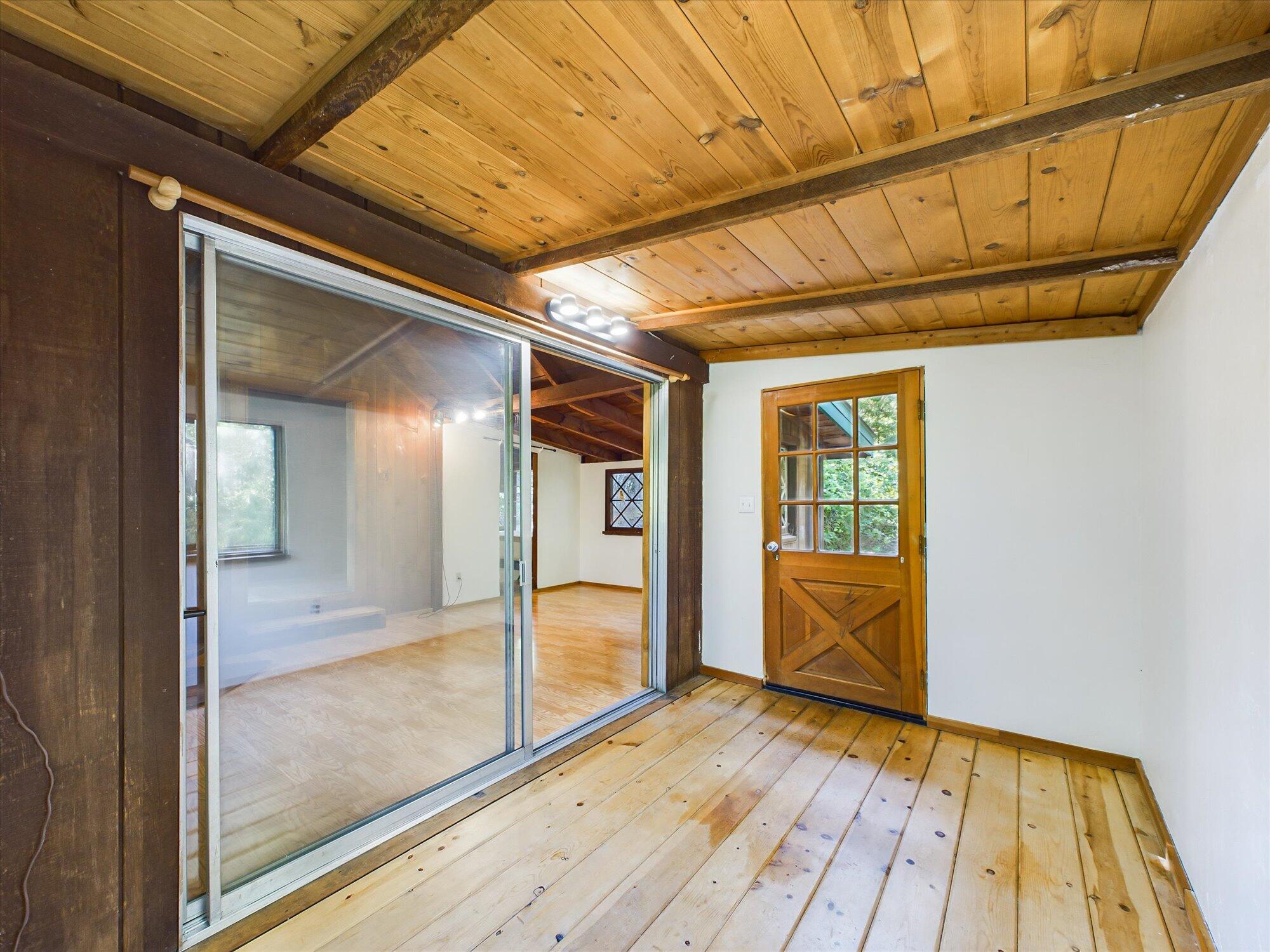 3525 Thomas Road