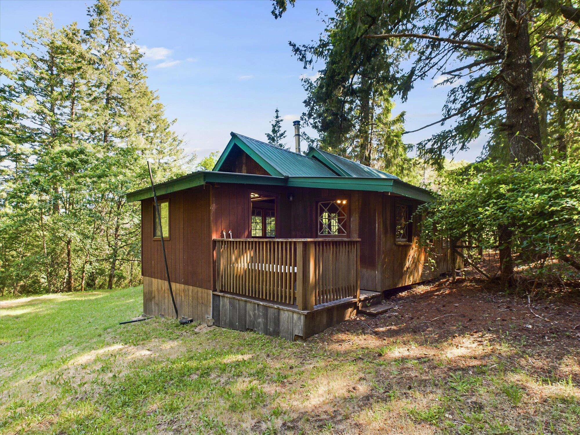 3525 Thomas Road