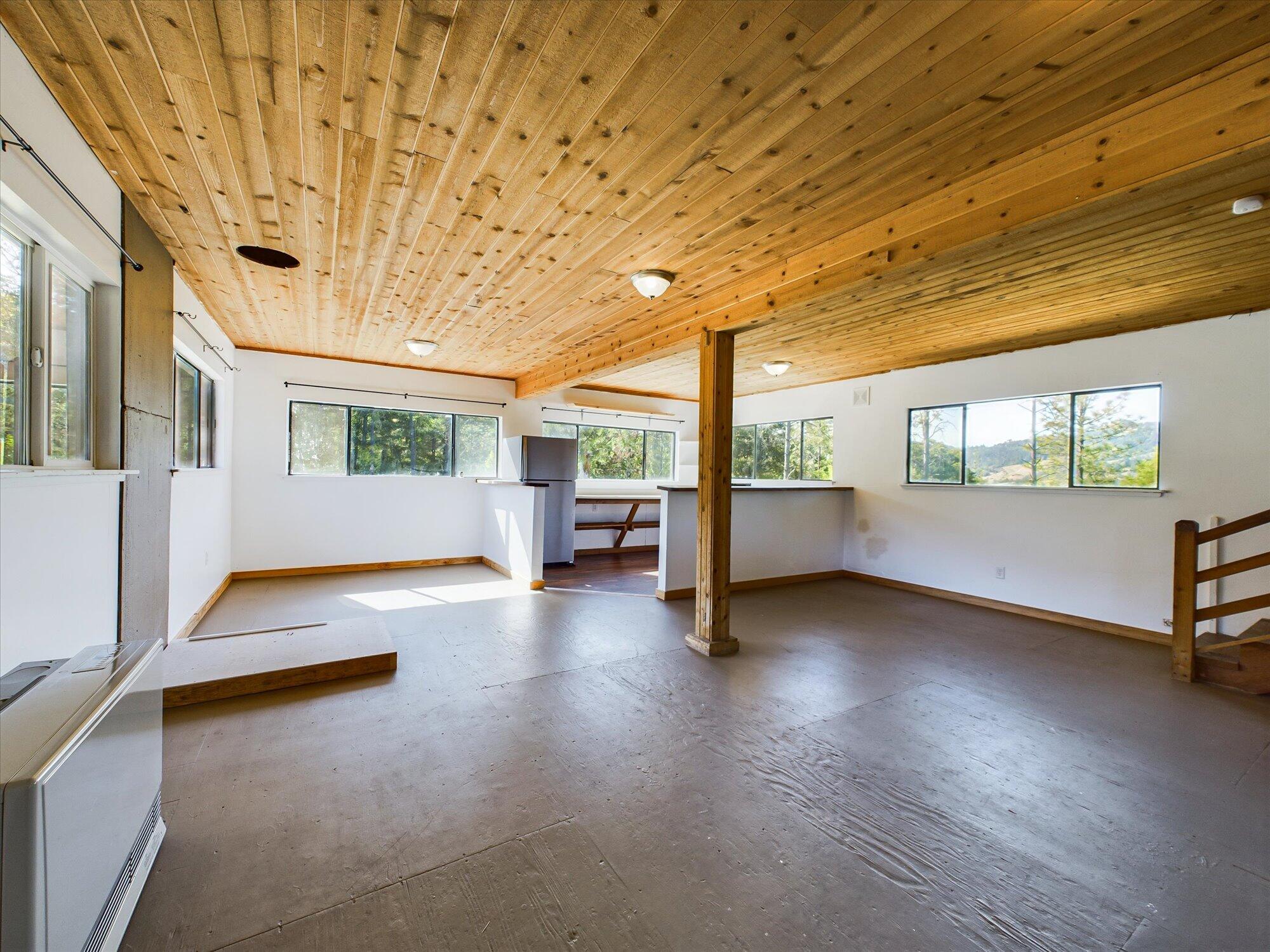 3525 Thomas Road