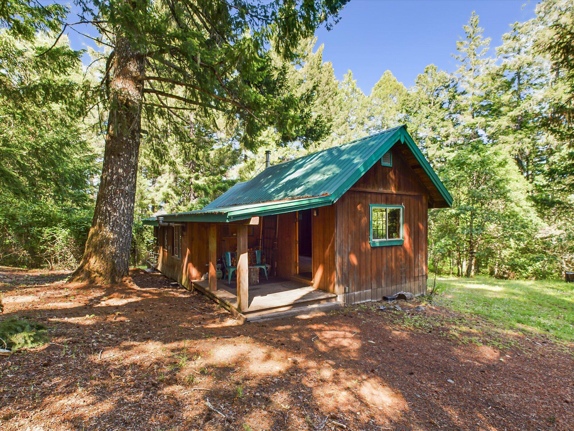 3525 Thomas Road