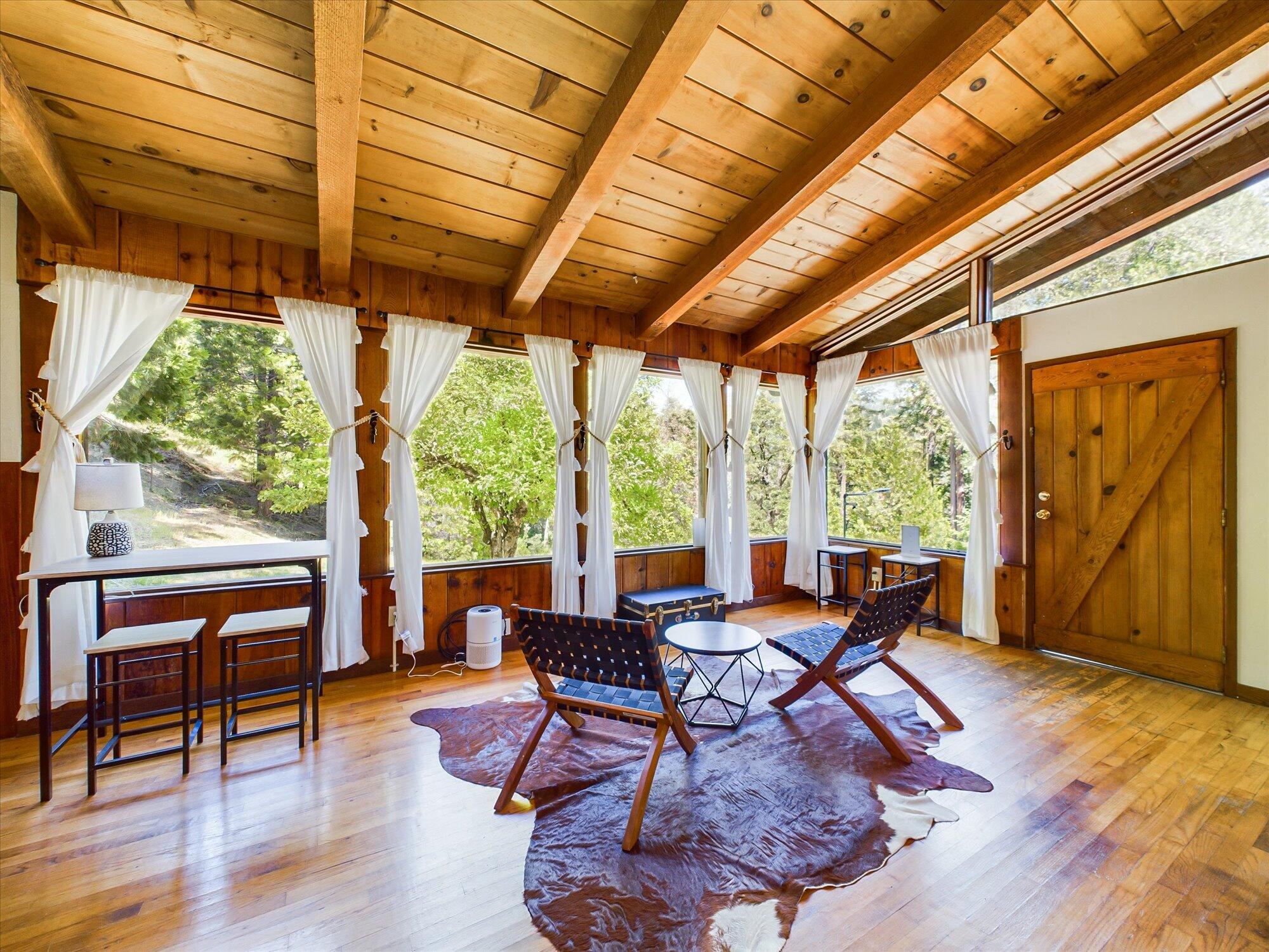 3525 Thomas Road