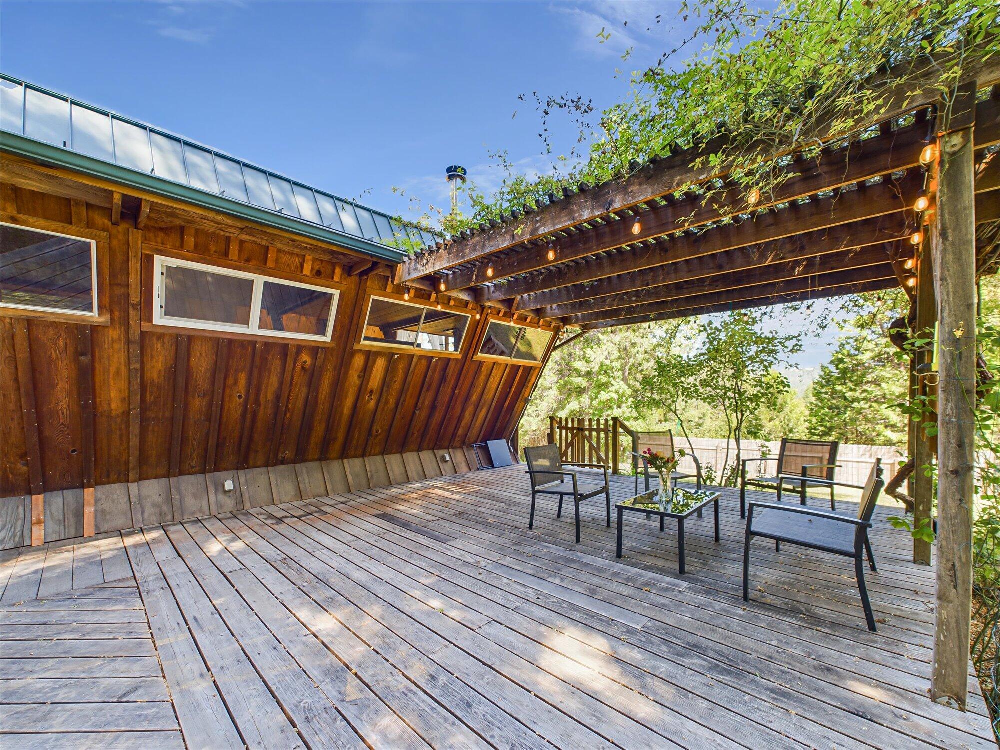 3525 Thomas Road