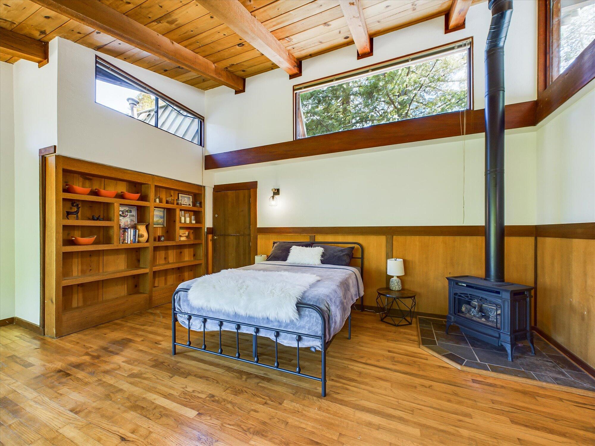 3525 Thomas Road