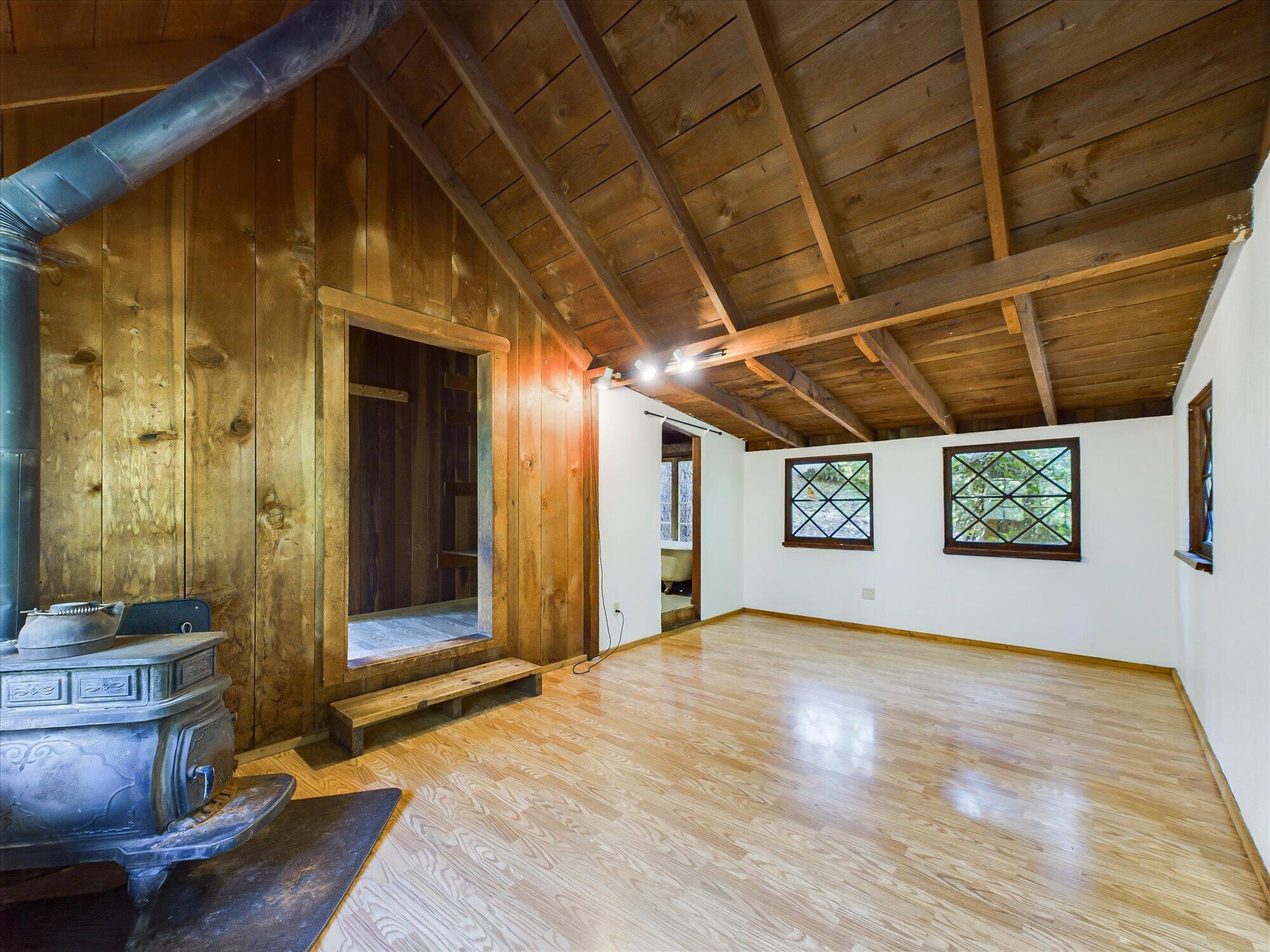 3525 Thomas Road