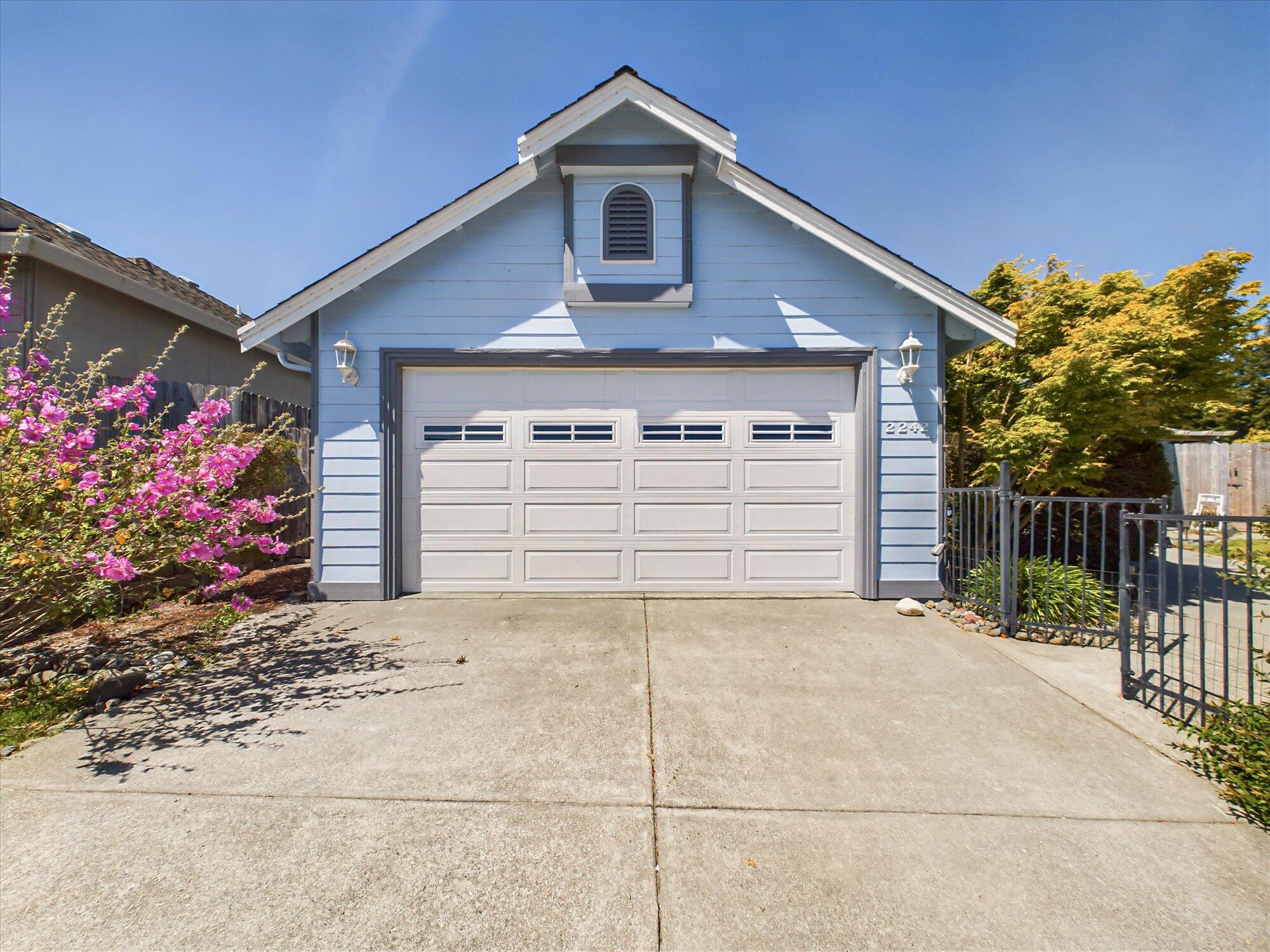 2242 Briarwood Circle
