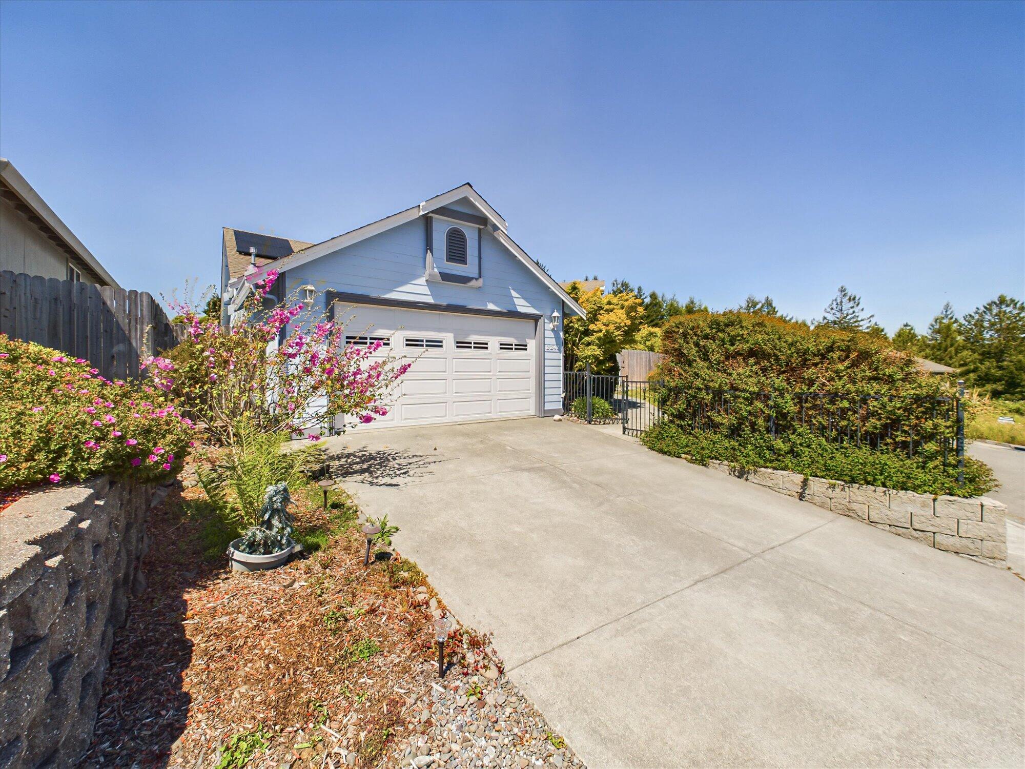 2242 Briarwood Circle