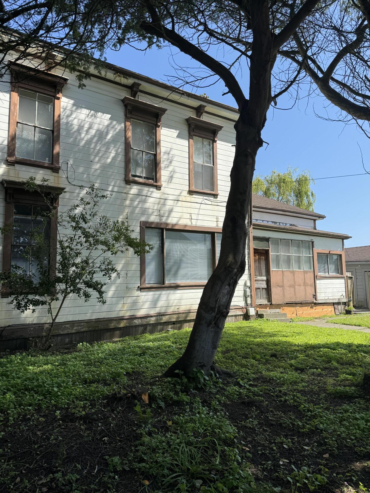 833 L Street