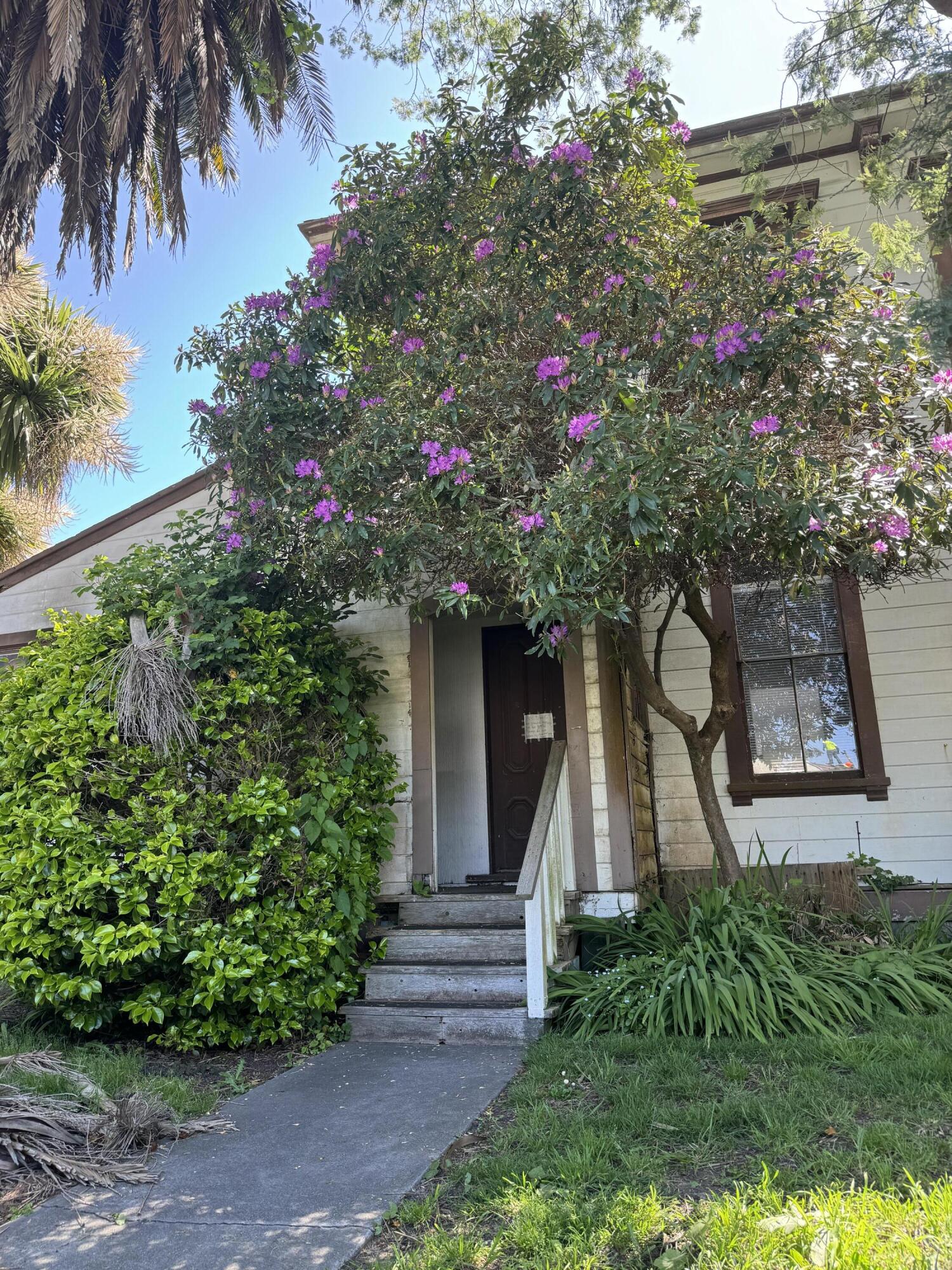 833 L Street