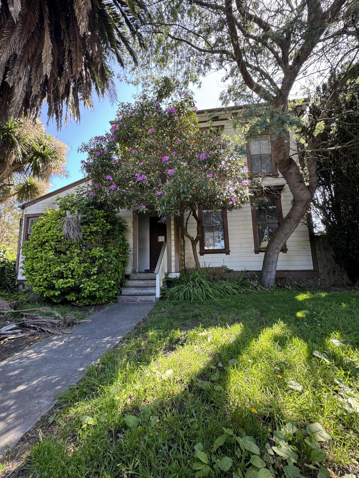 833 L Street