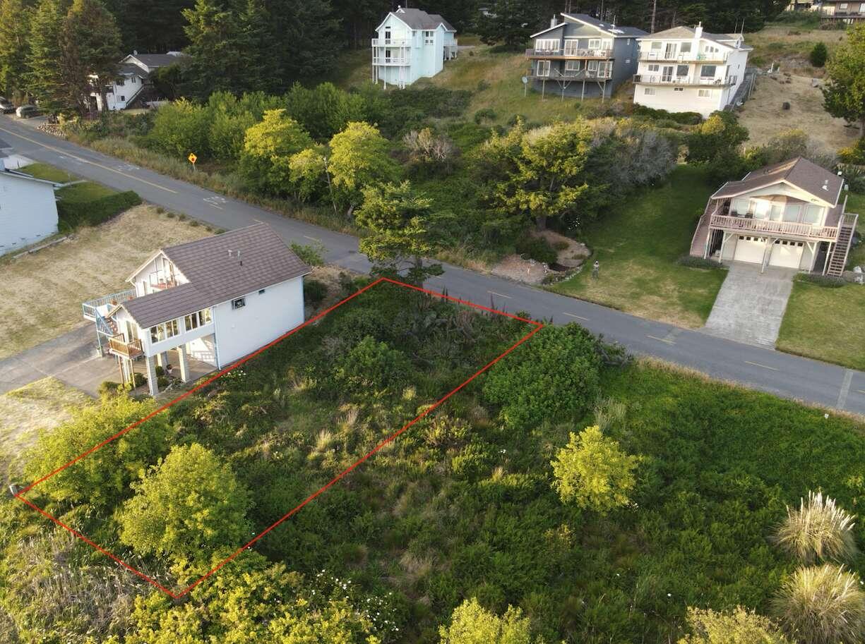 1445 Upper Pacific Drive