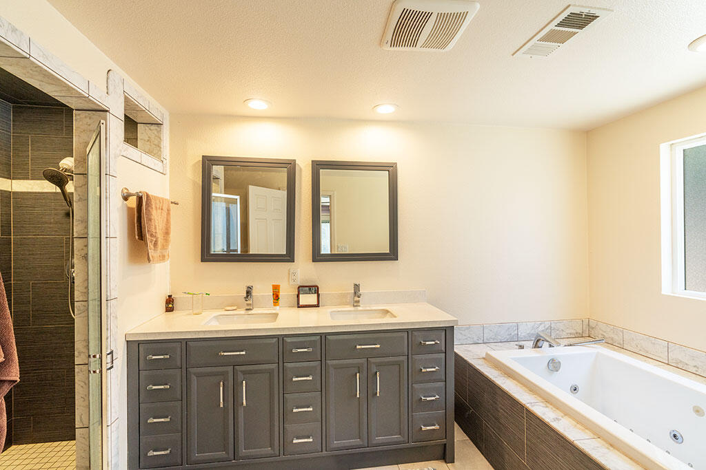 2210 Cochran Road, McKinleyville