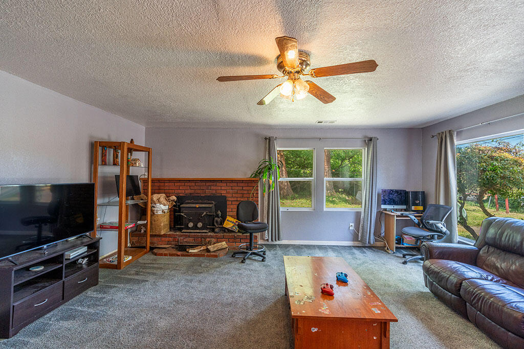 2210 Cochran Road, McKinleyville