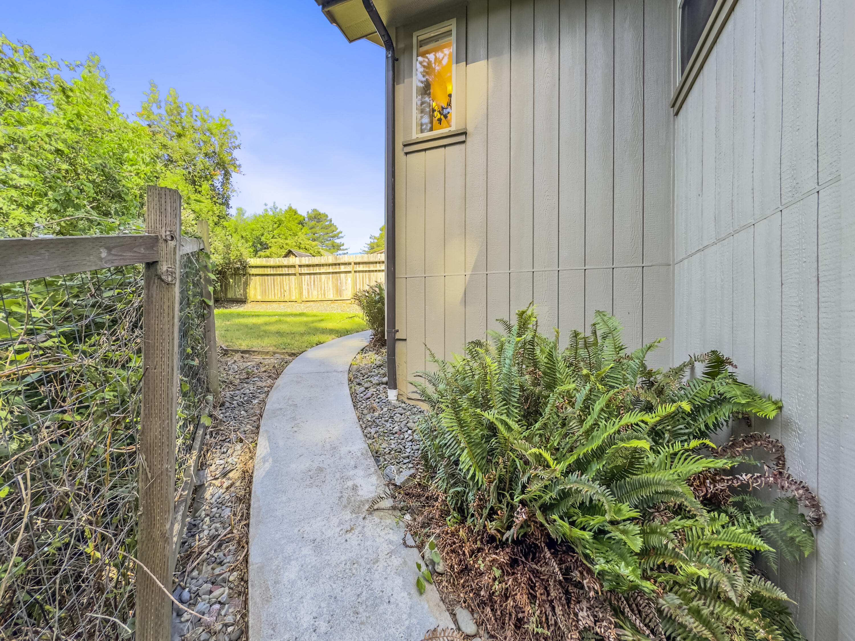 2067 Jeffrey Lane