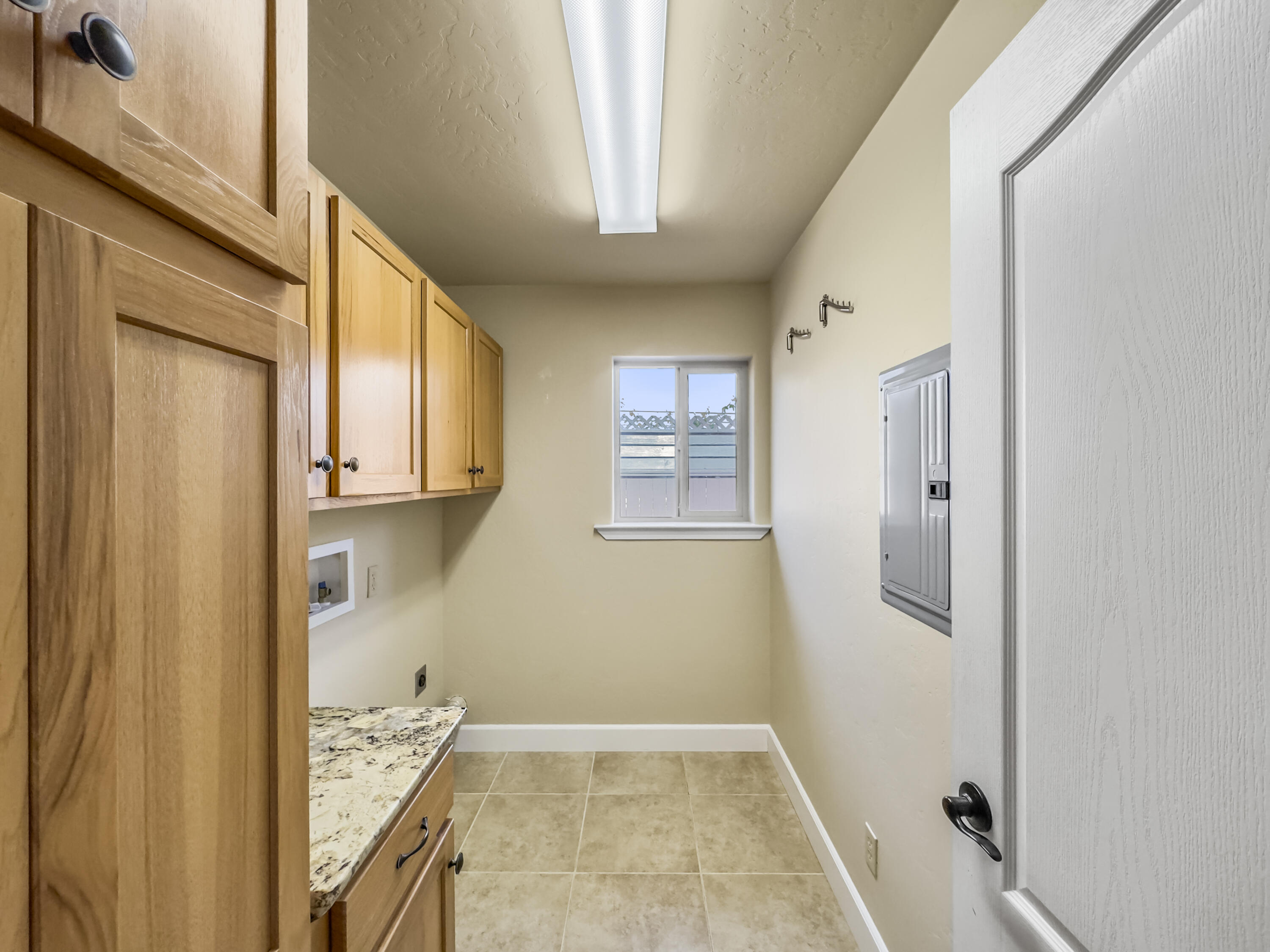 2067 Jeffrey Lane