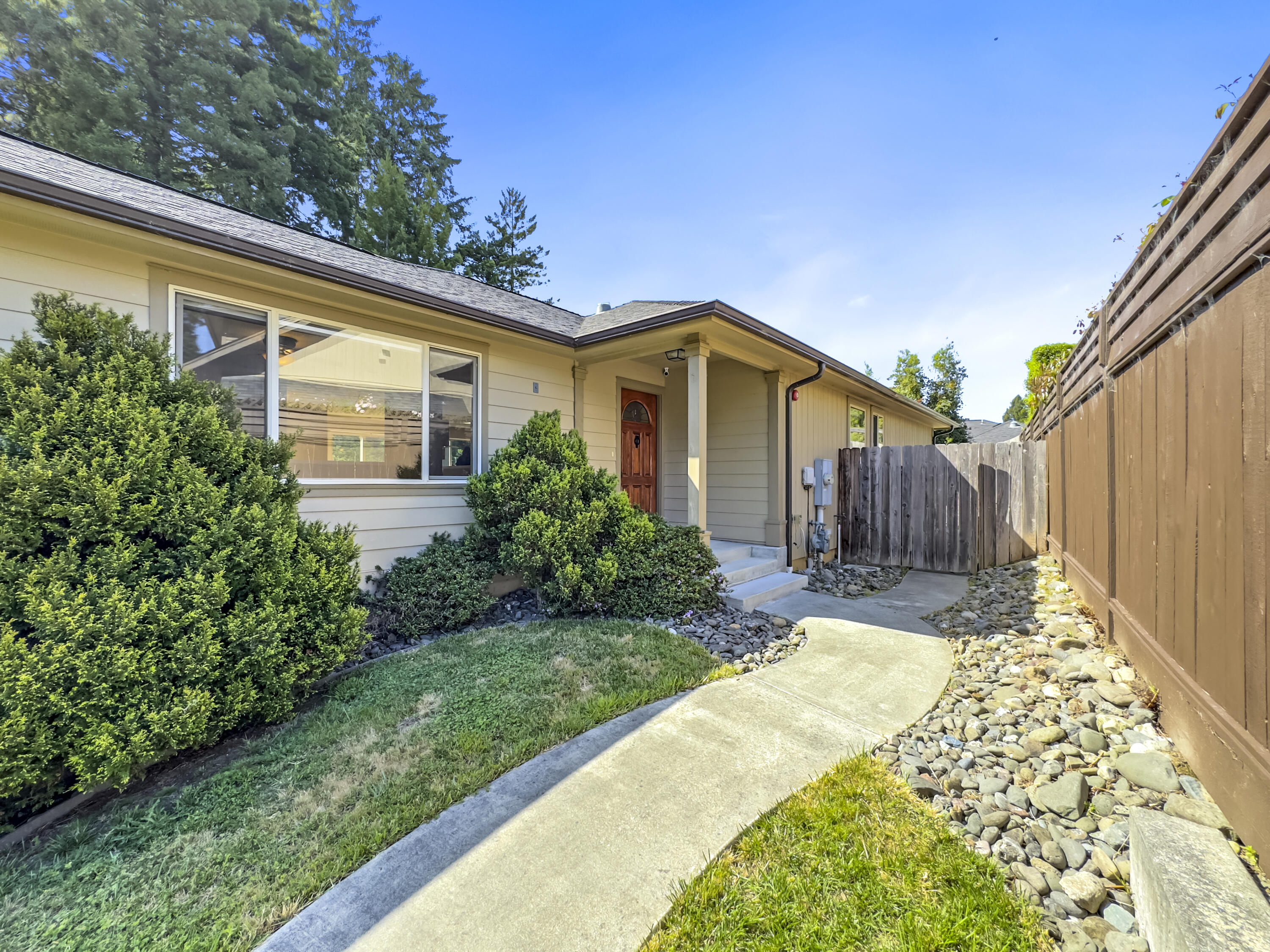 2067 Jeffrey Lane
