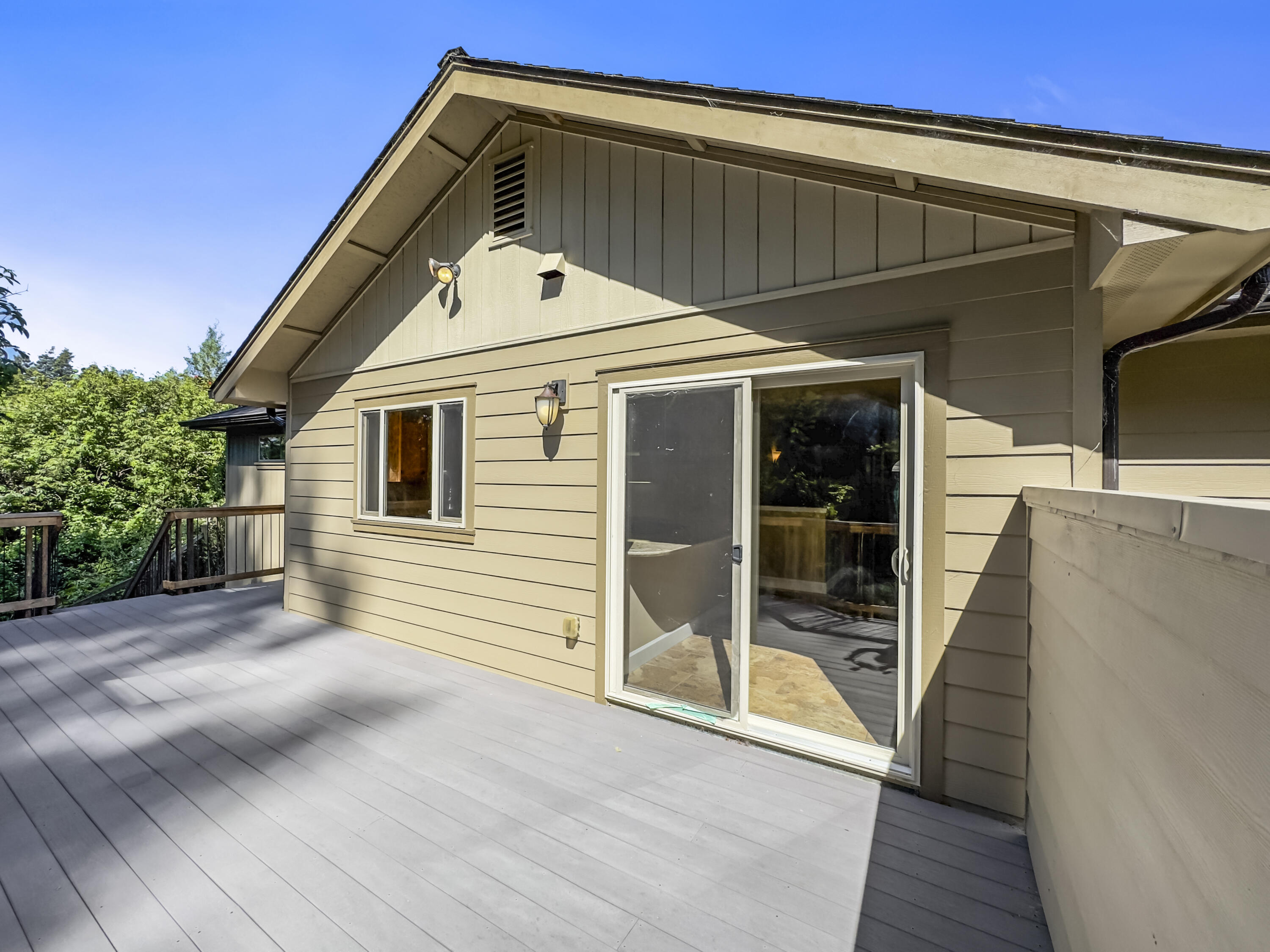 2067 Jeffrey Lane
