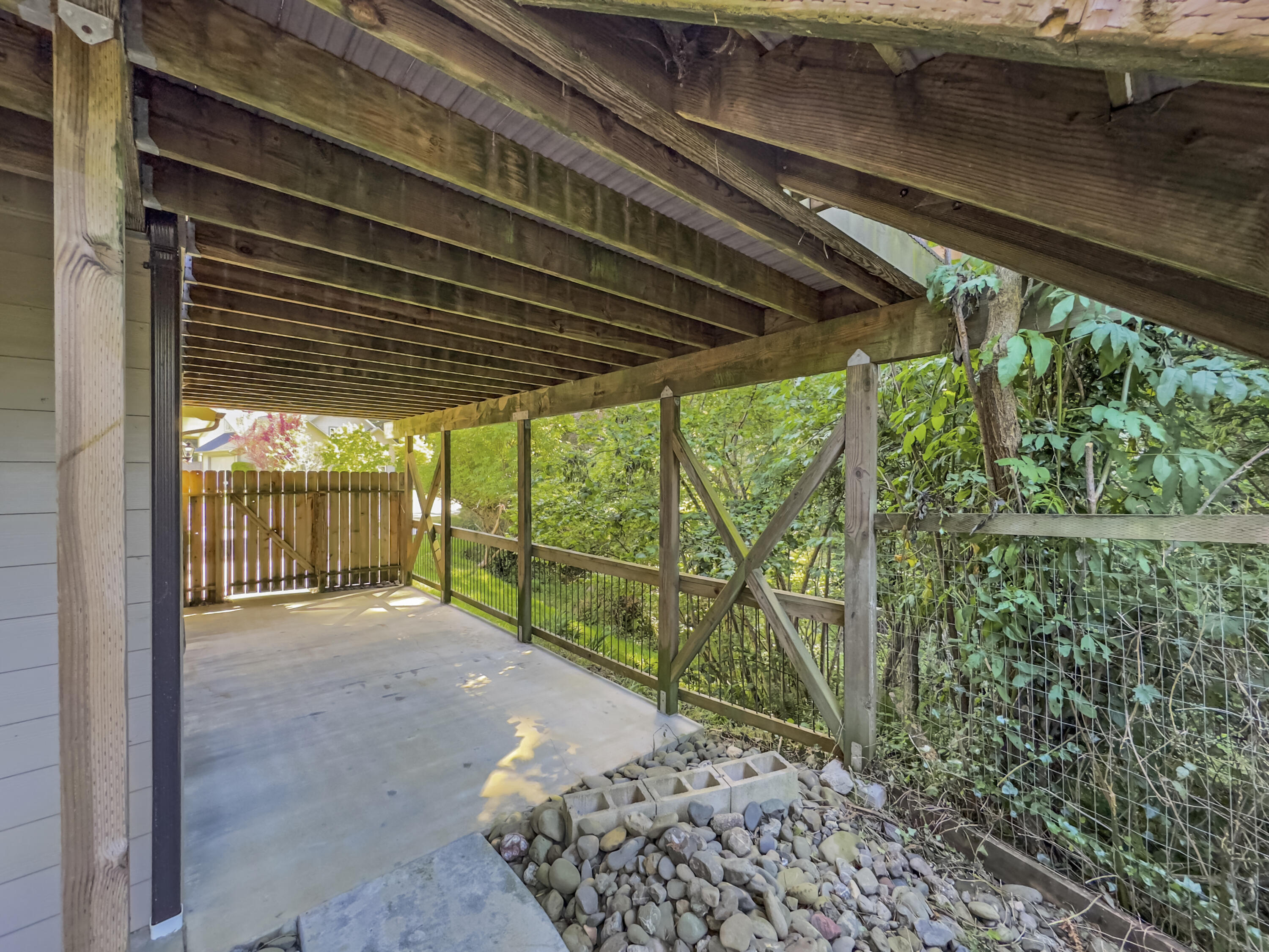 2067 Jeffrey Lane