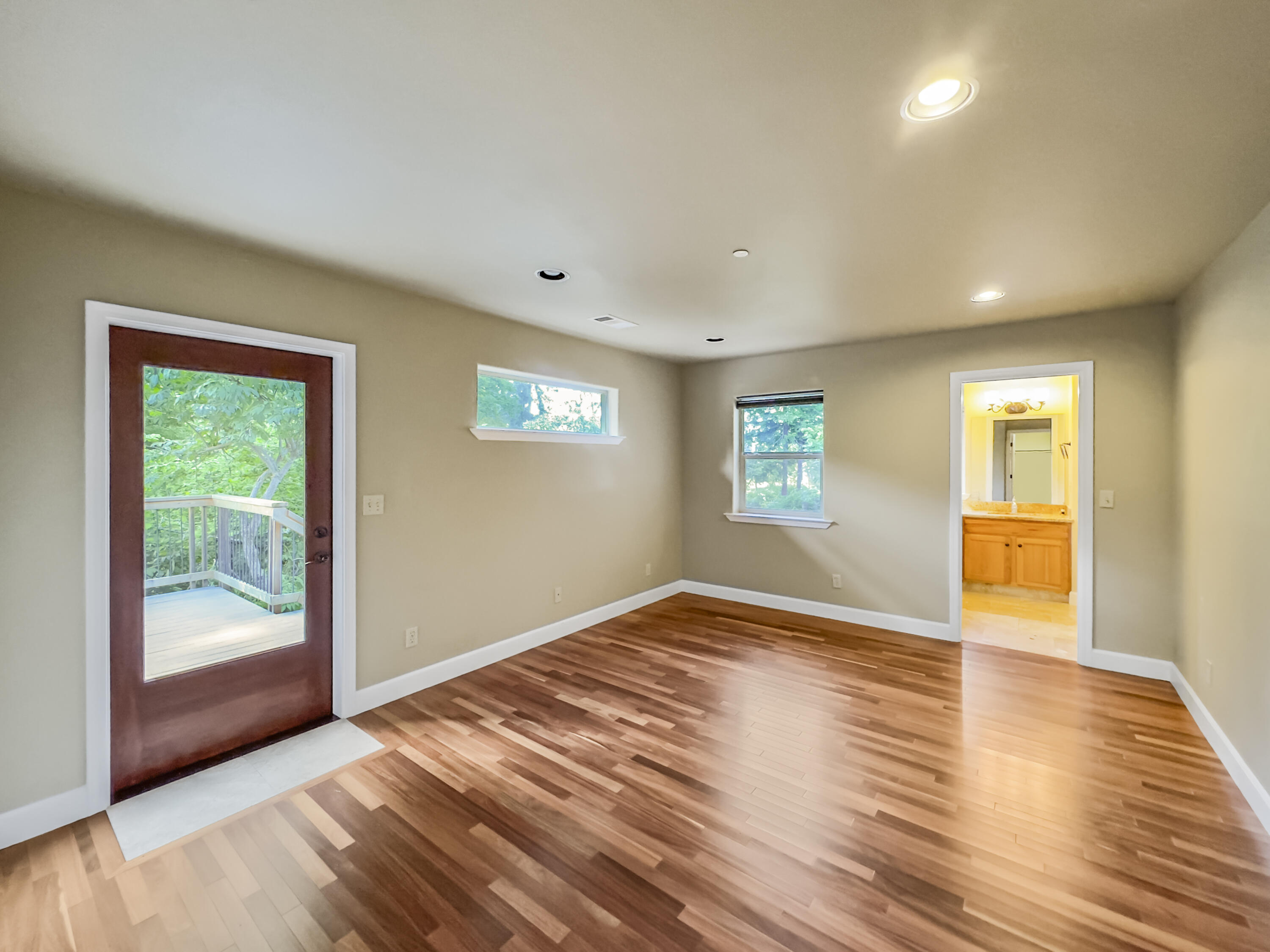 2067 Jeffrey Lane