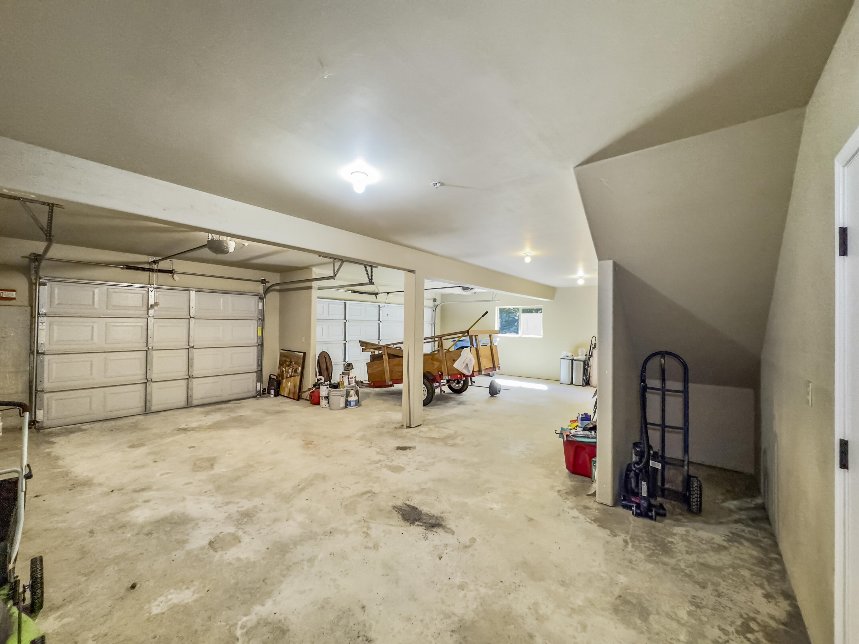 2067 Jeffrey Lane