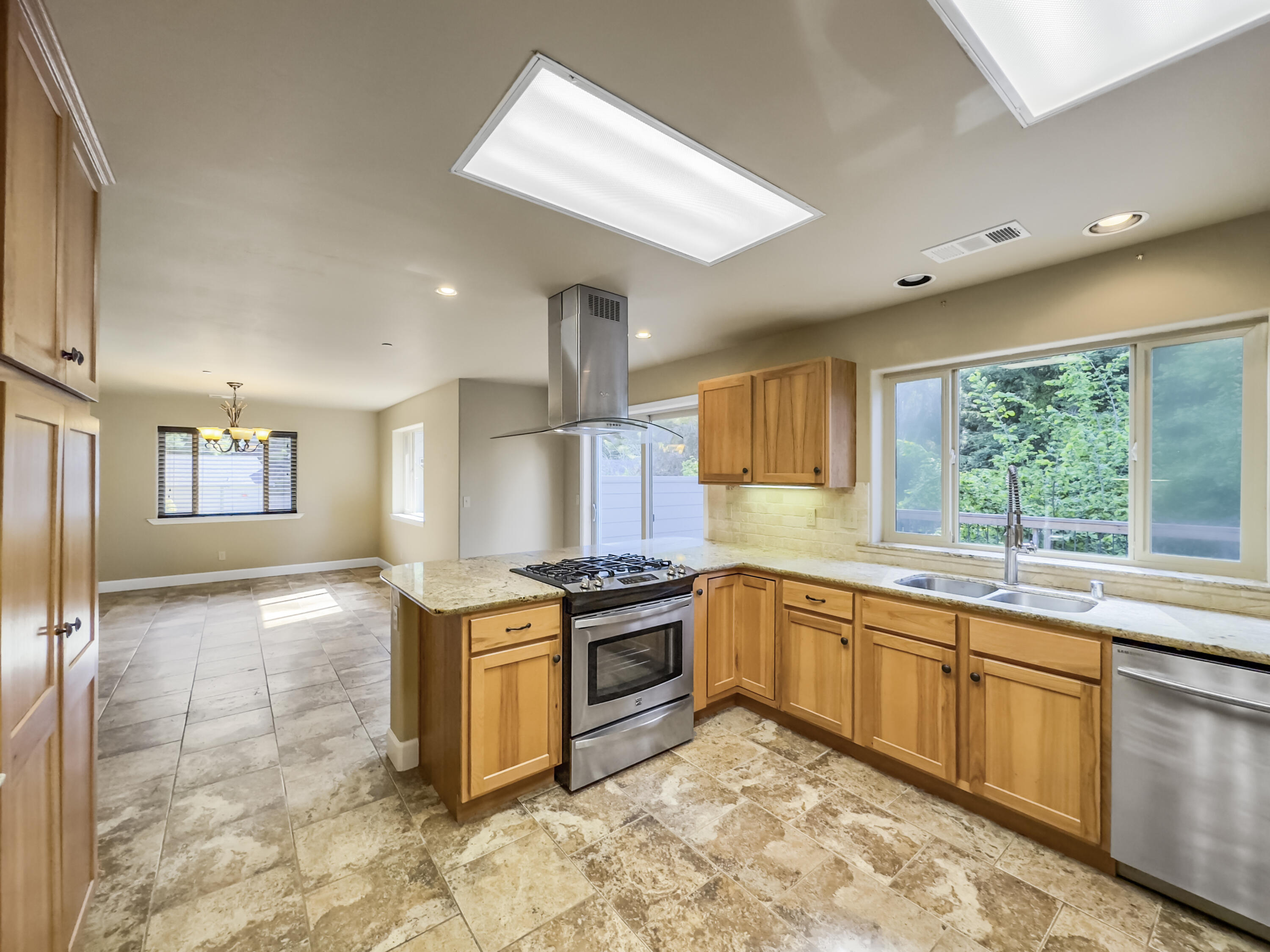 2067 Jeffrey Lane