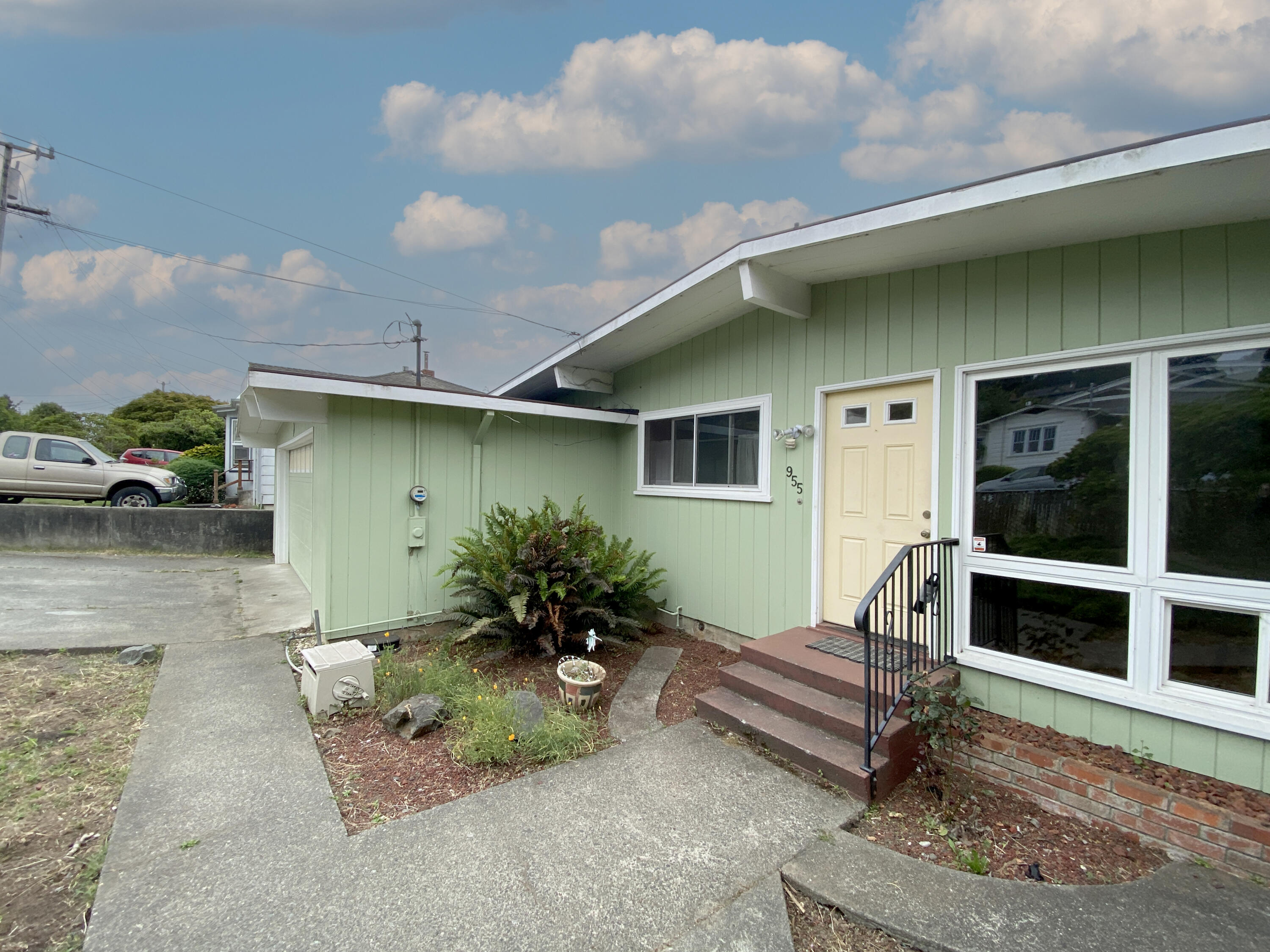 955 Spring Street