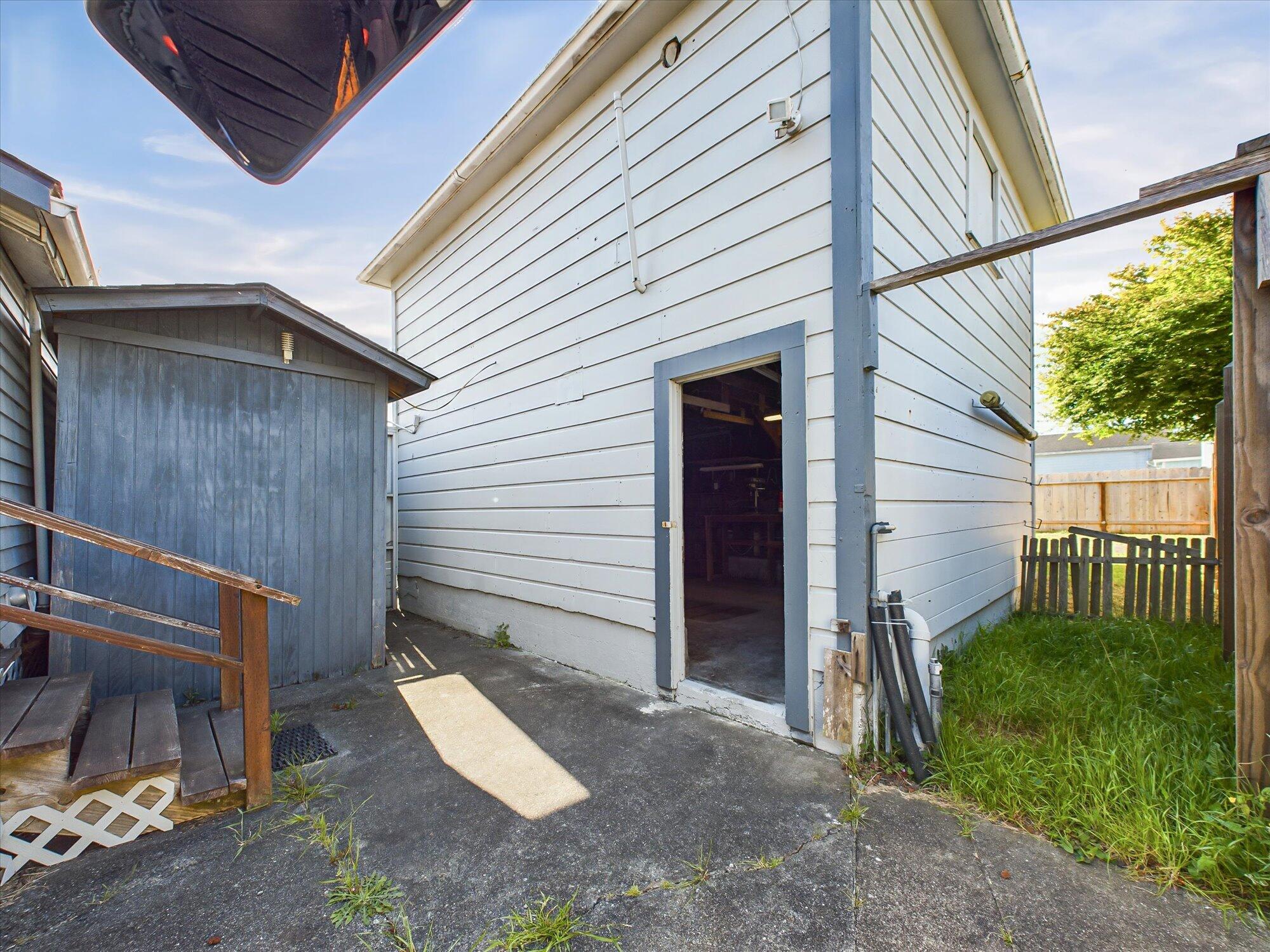 818 15th Street