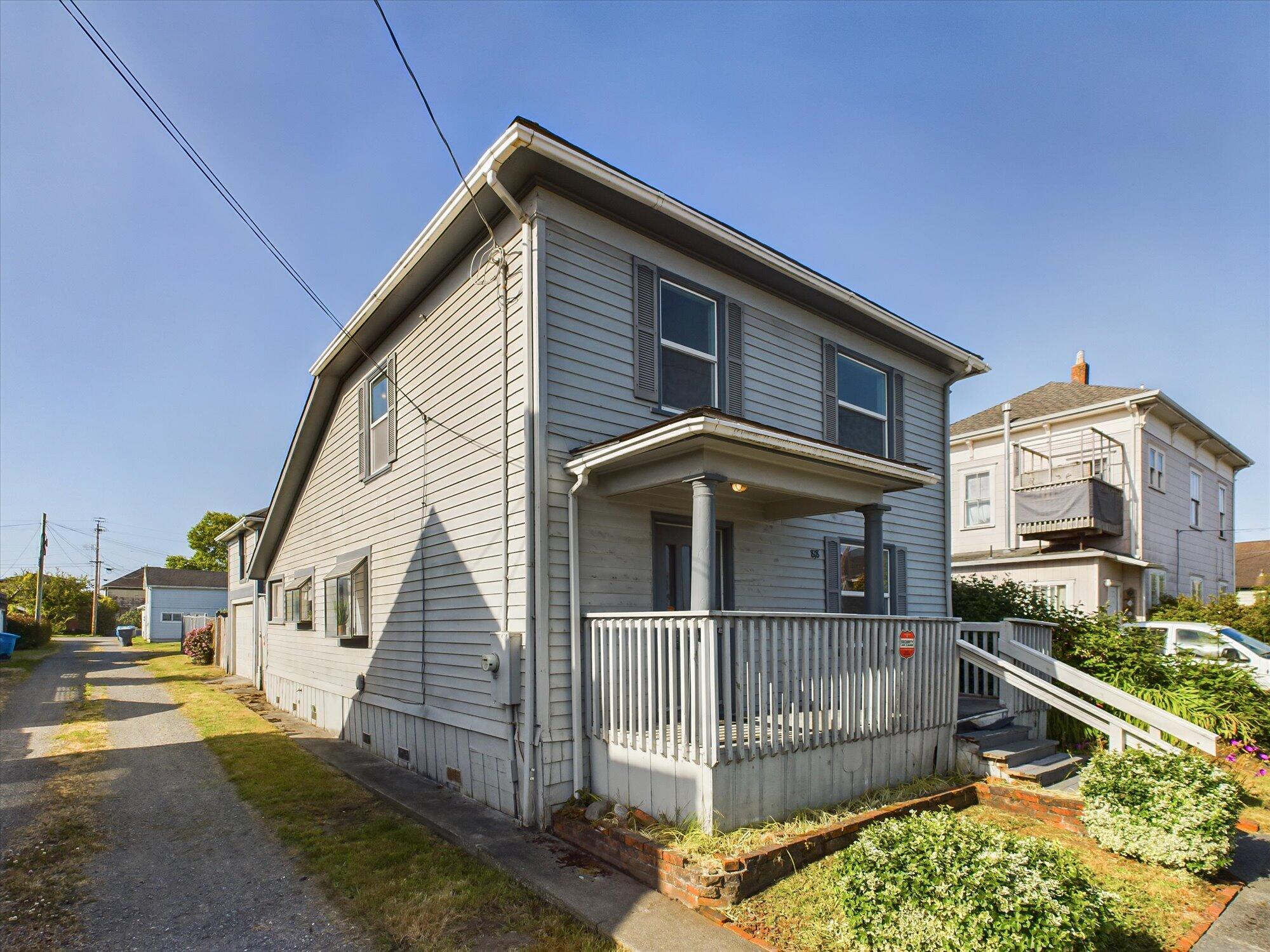 818 15th Street