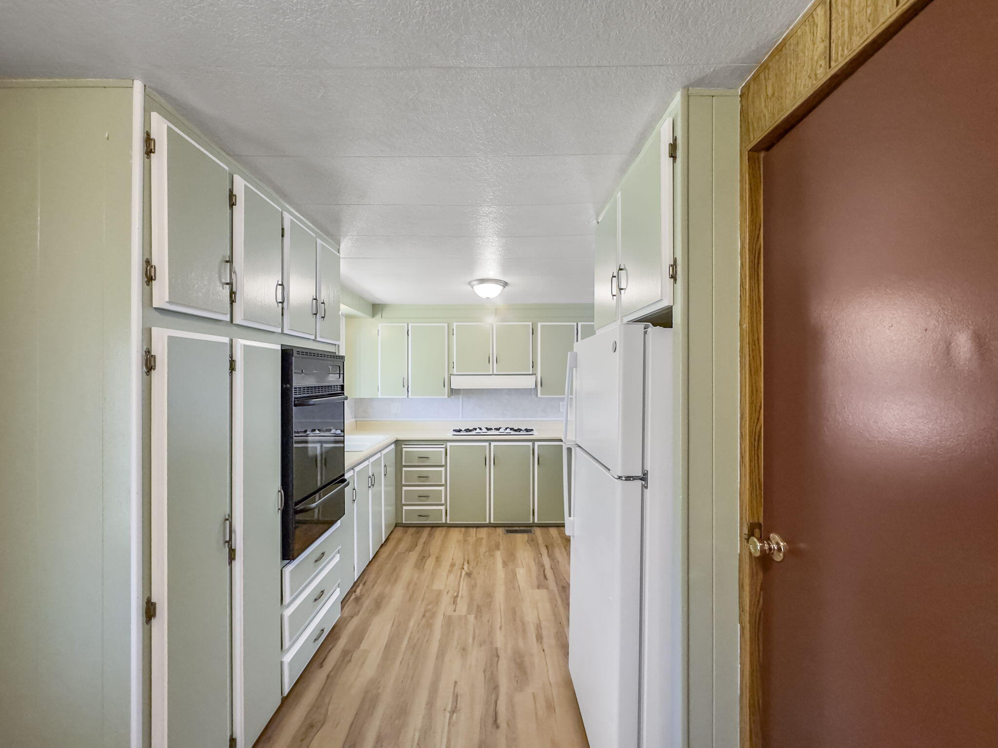 719 Centerville Road, 9