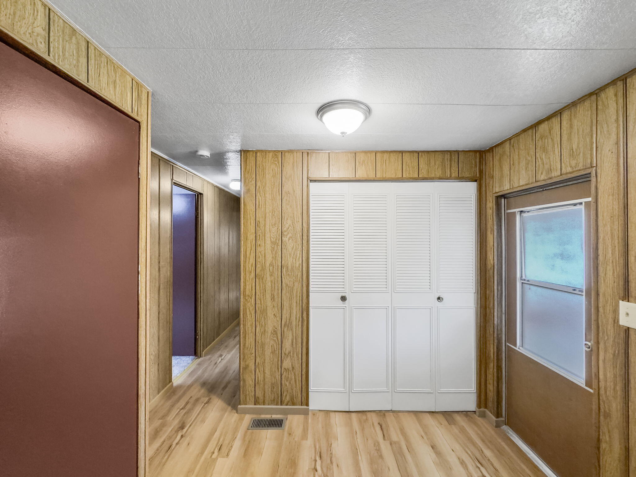 719 Centerville Road, 9