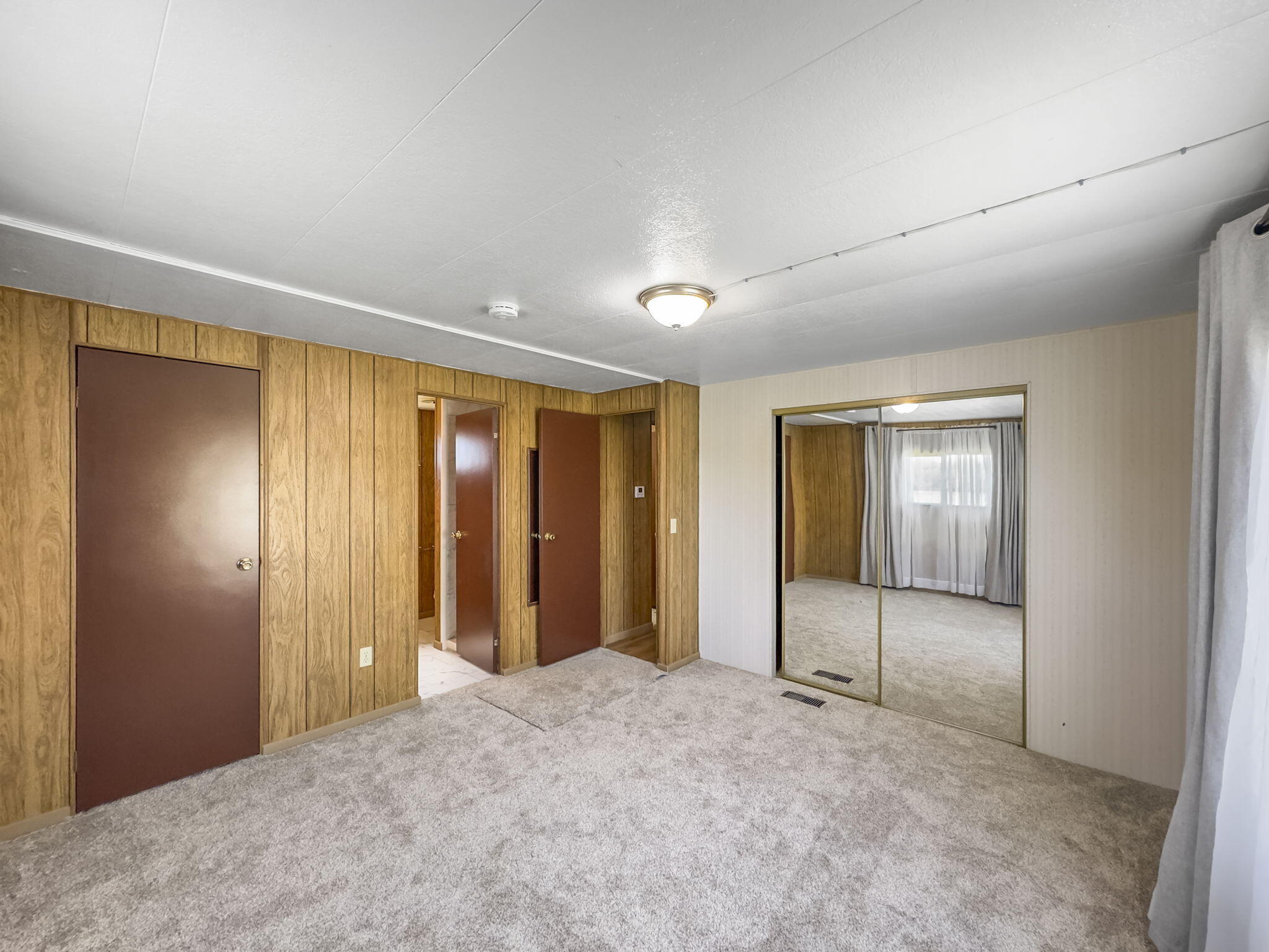 719 Centerville Road, 9
