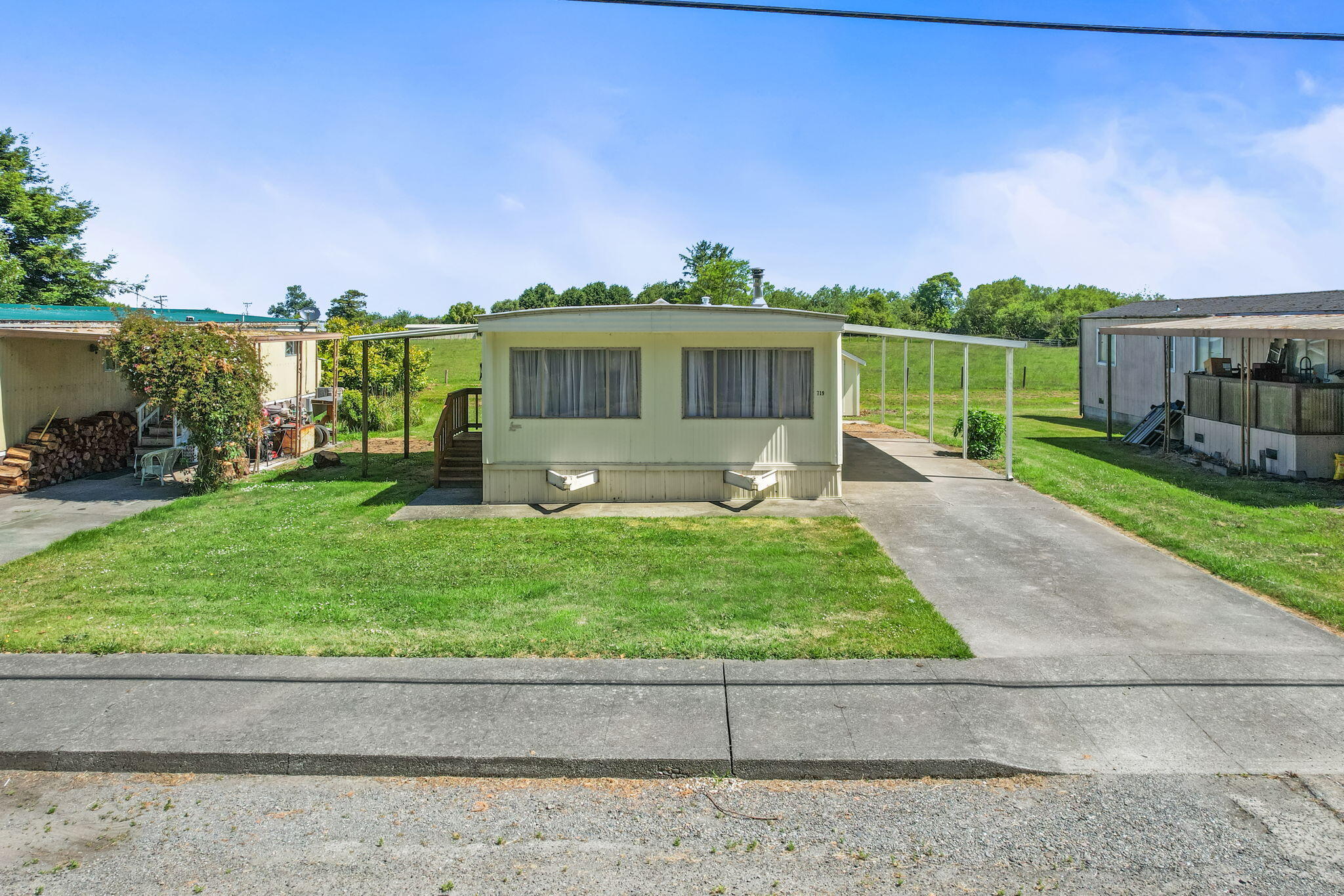 719 Centerville Road, 9