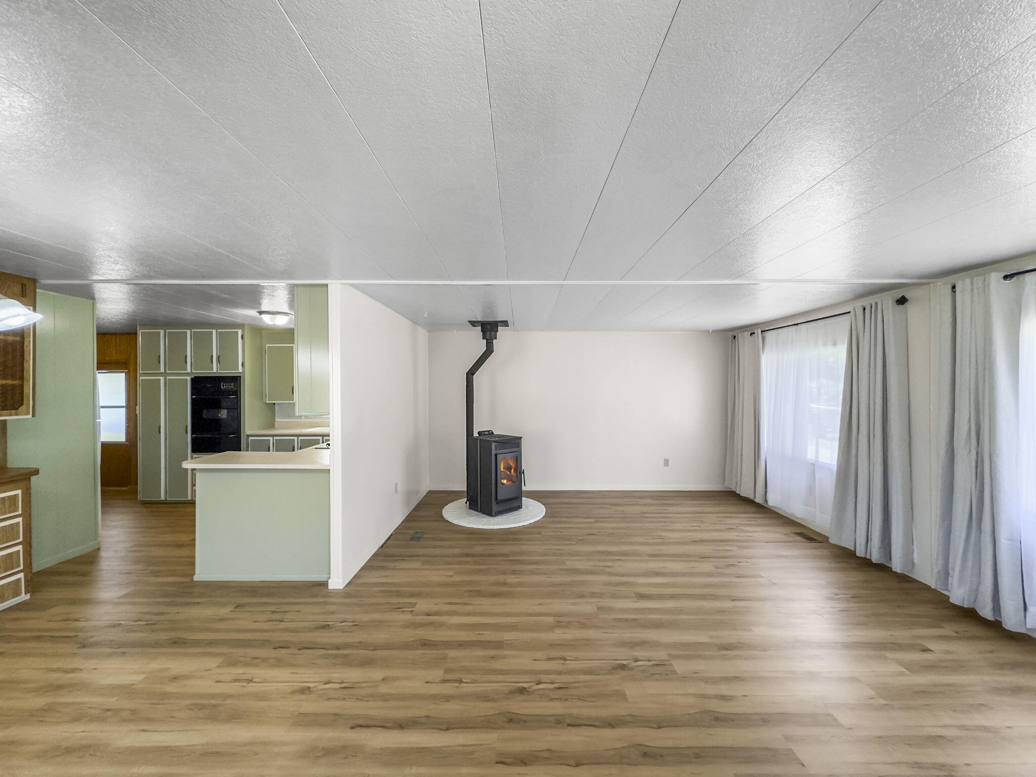719 Centerville Road, 9