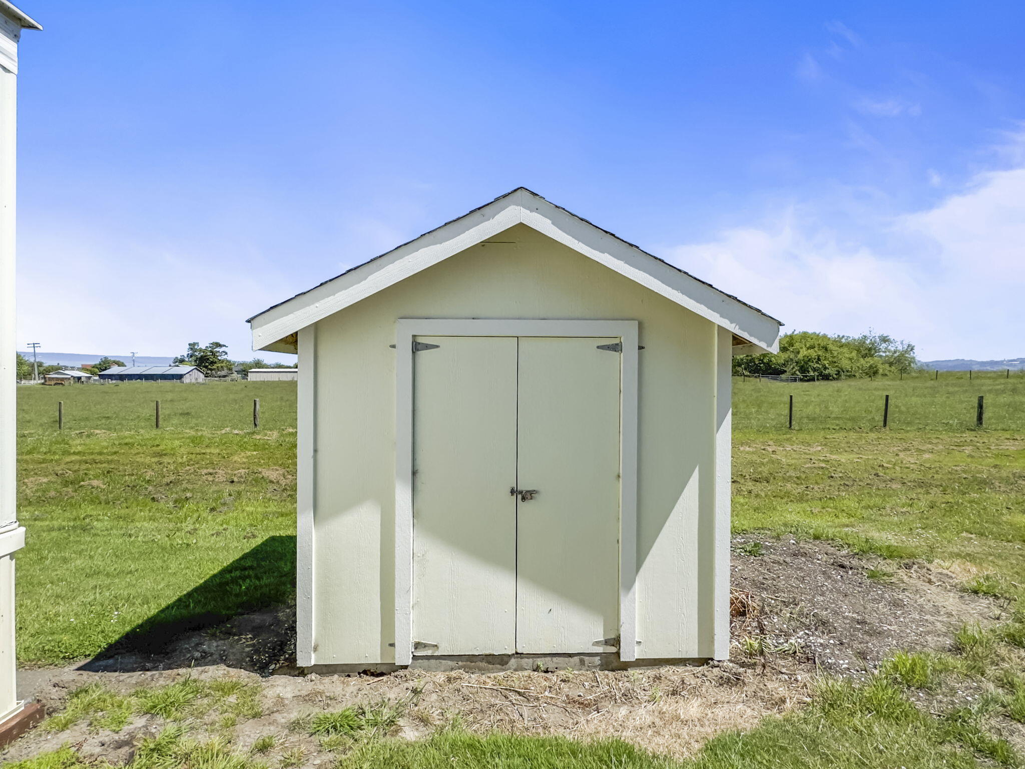 719 Centerville Road, 9