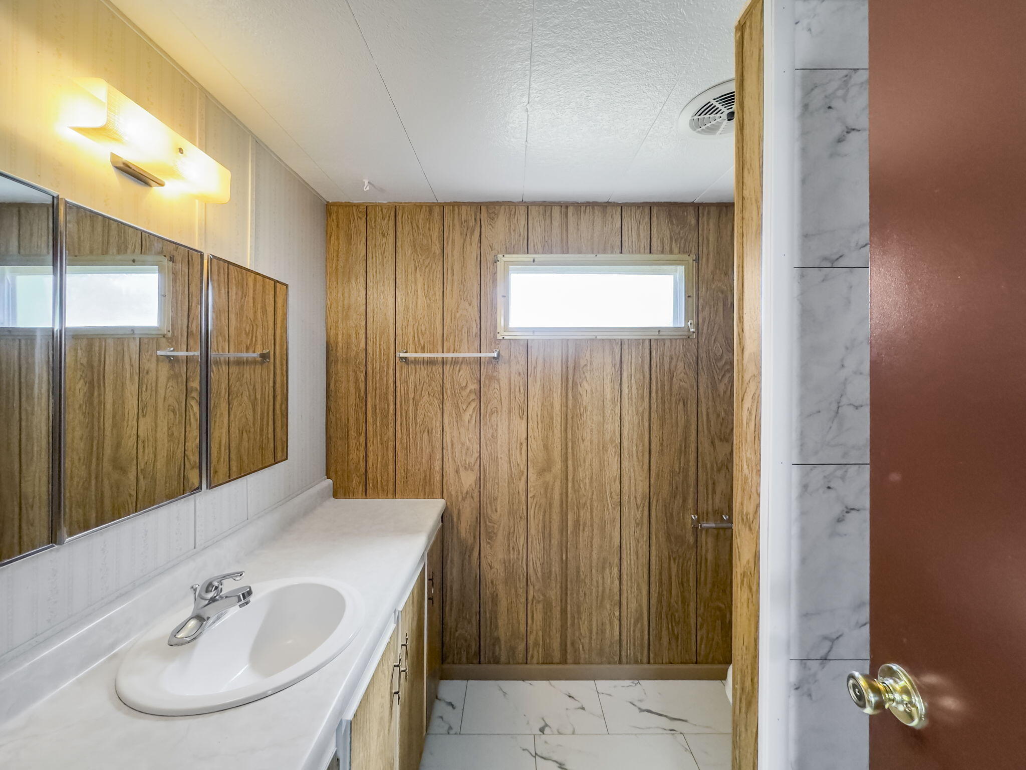 719 Centerville Road, 9