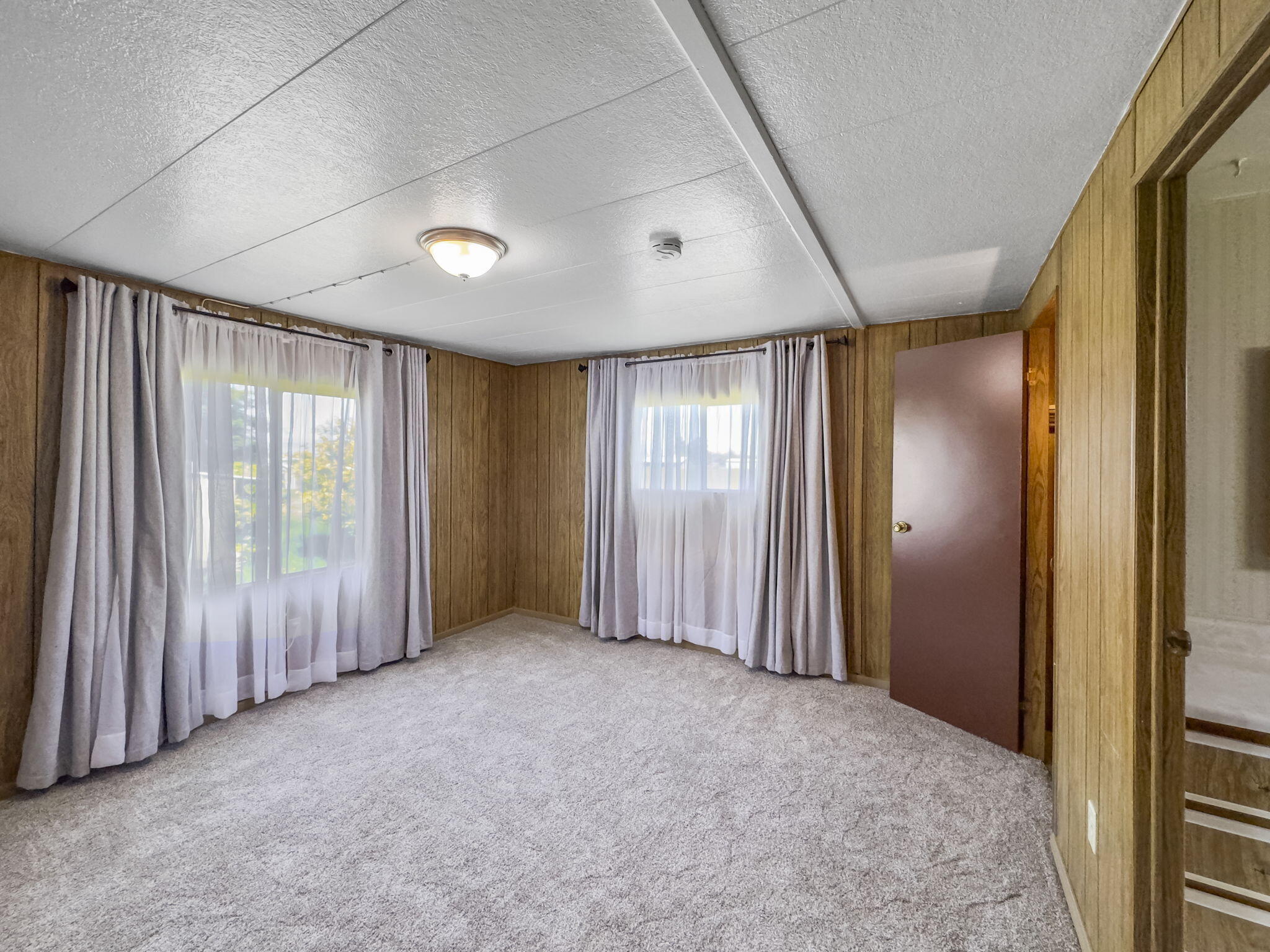 719 Centerville Road, 9