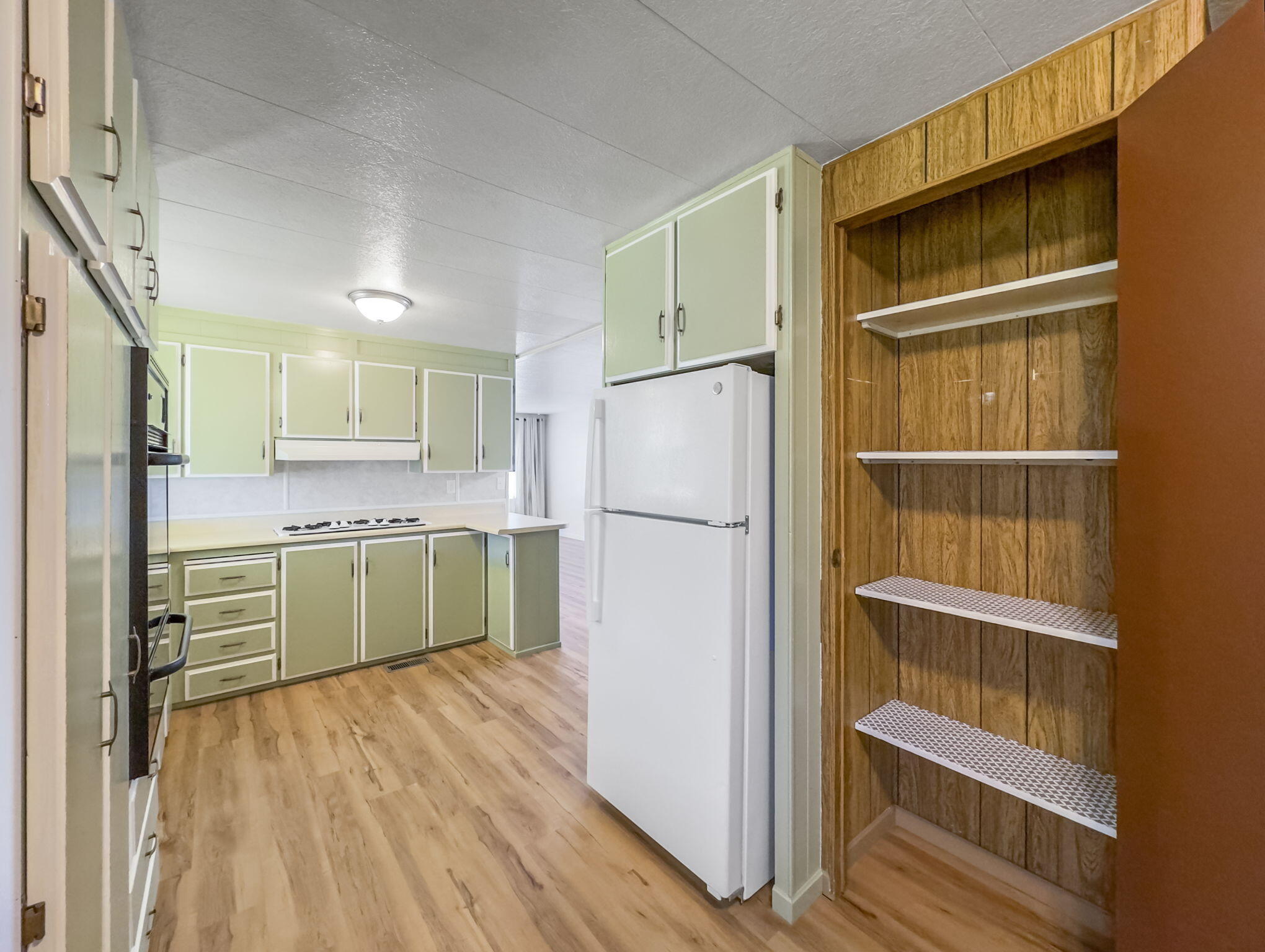 719 Centerville Road, 9