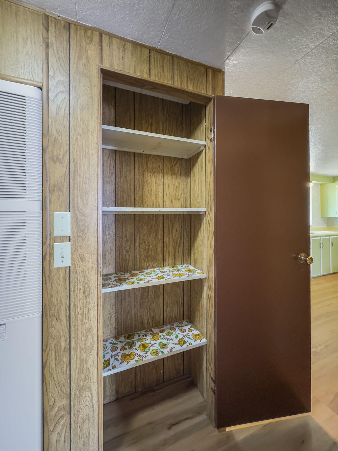 719 Centerville Road, 9