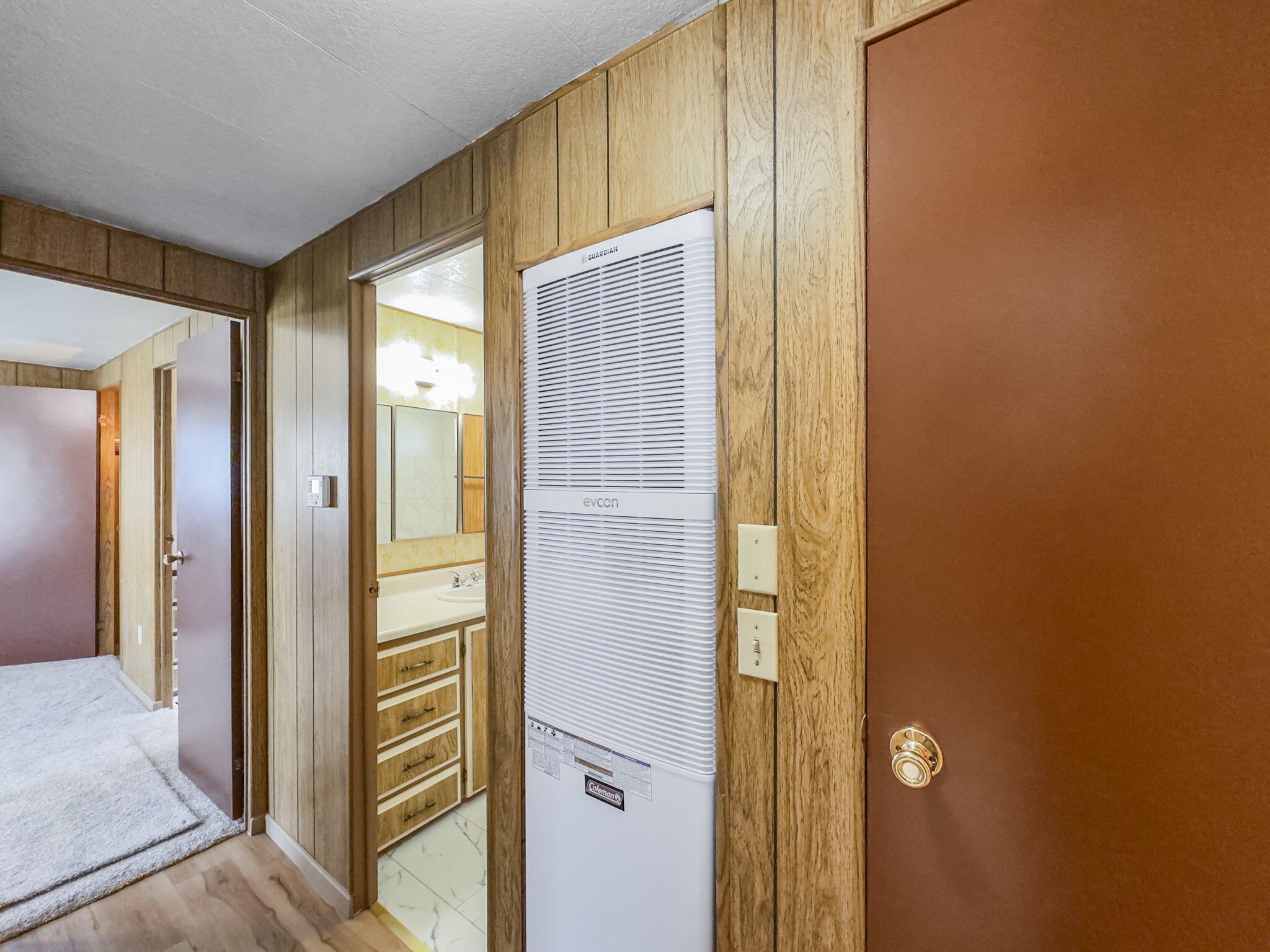 719 Centerville Road, 9